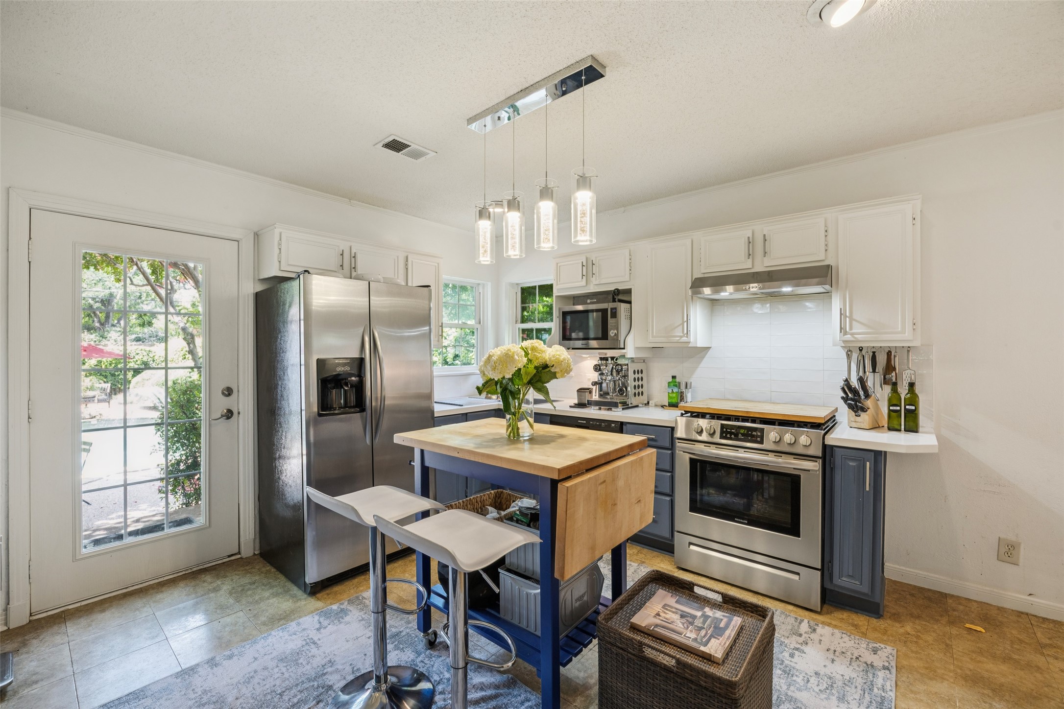 1147 N Windomere Avenue