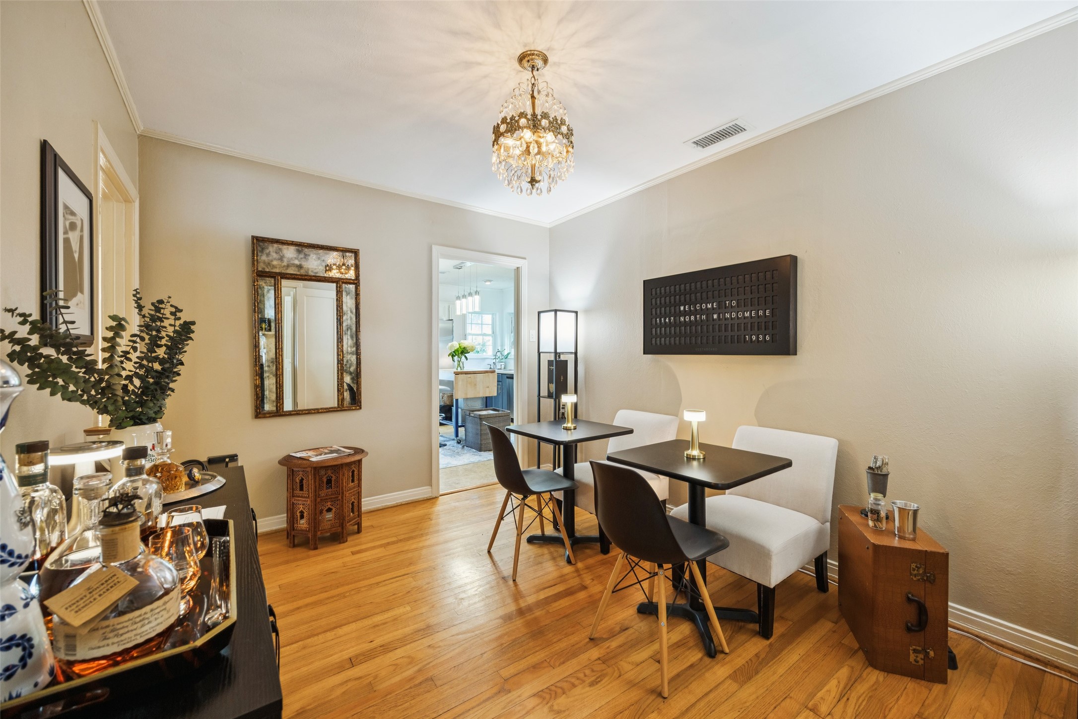 1147 N Windomere Avenue