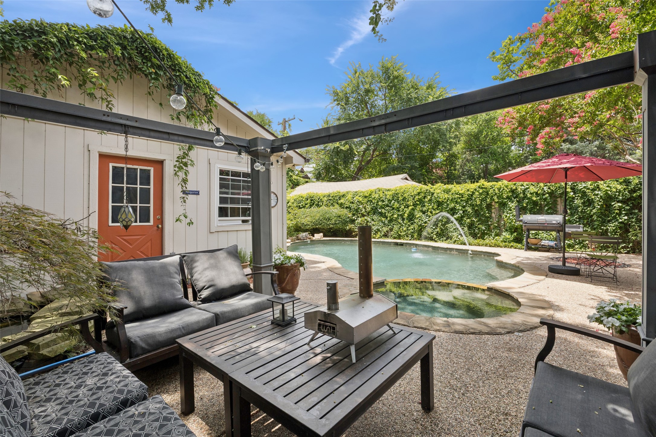 1147 N Windomere Avenue