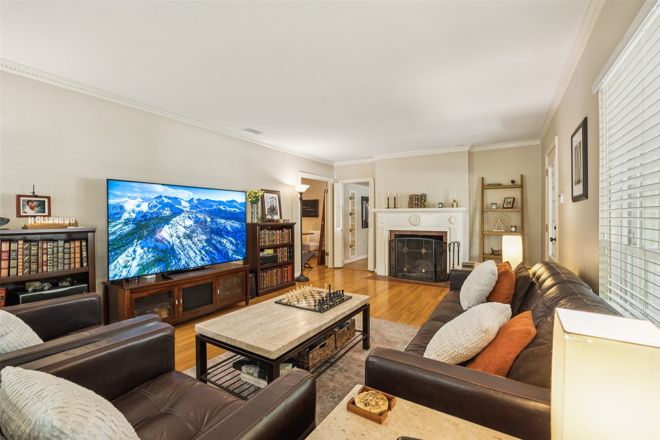 1147 N Windomere Avenue