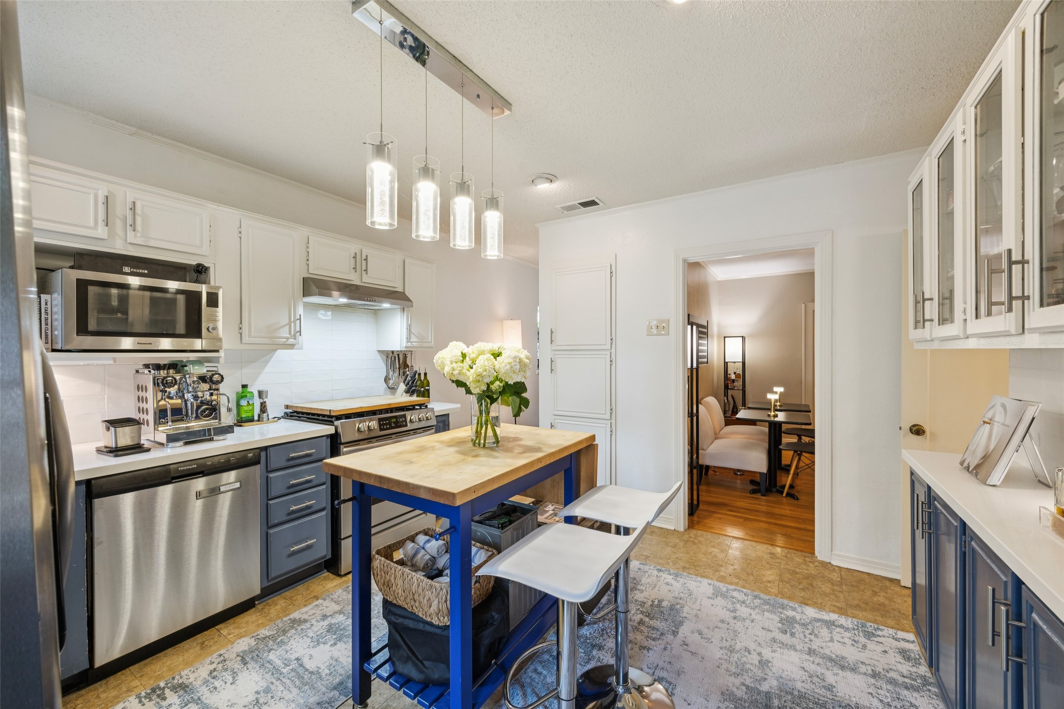 1147 N Windomere Avenue