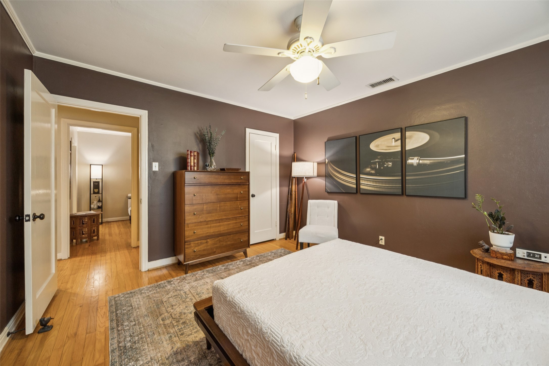 1147 N Windomere Avenue