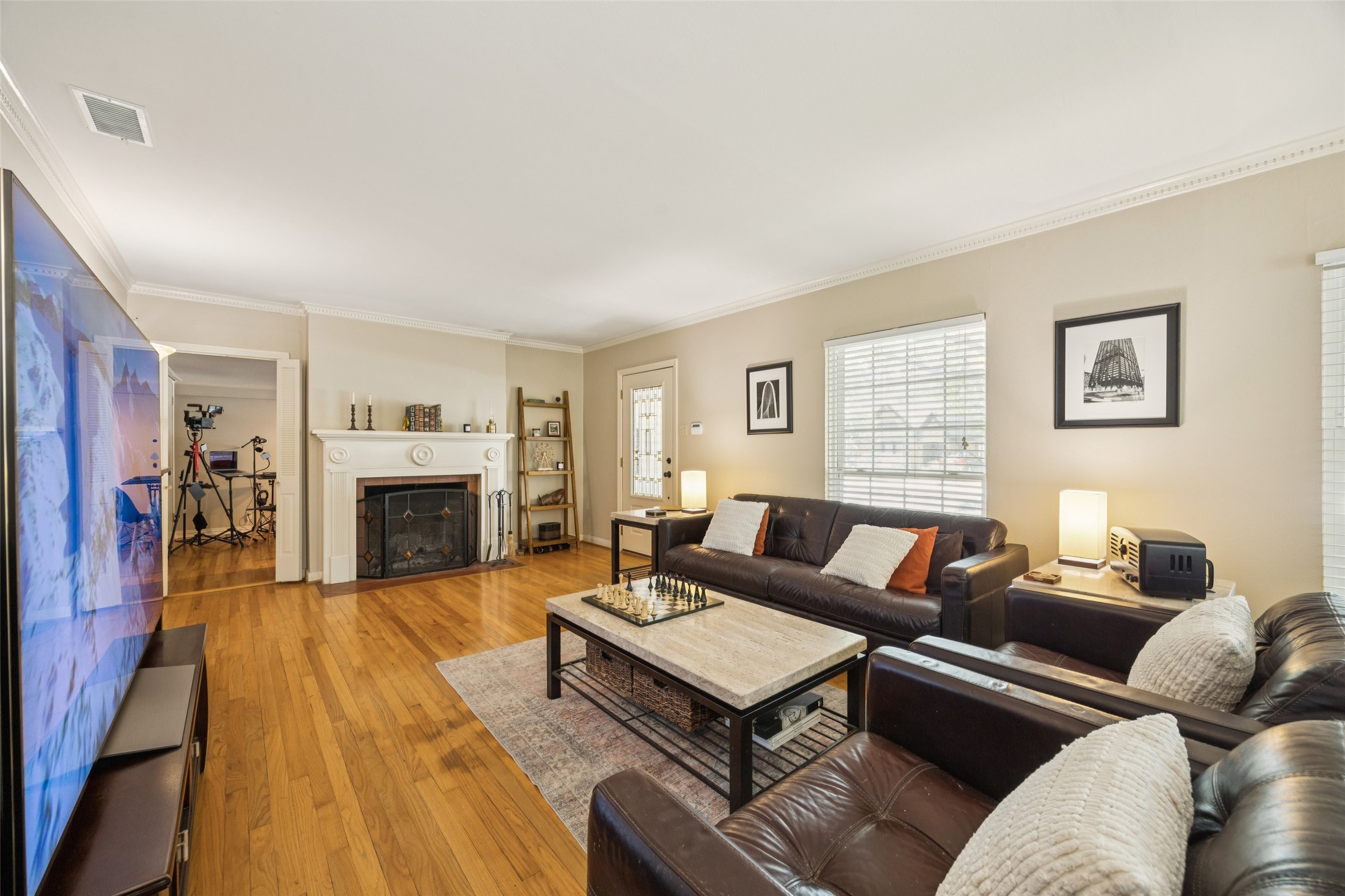 1147 N Windomere Avenue