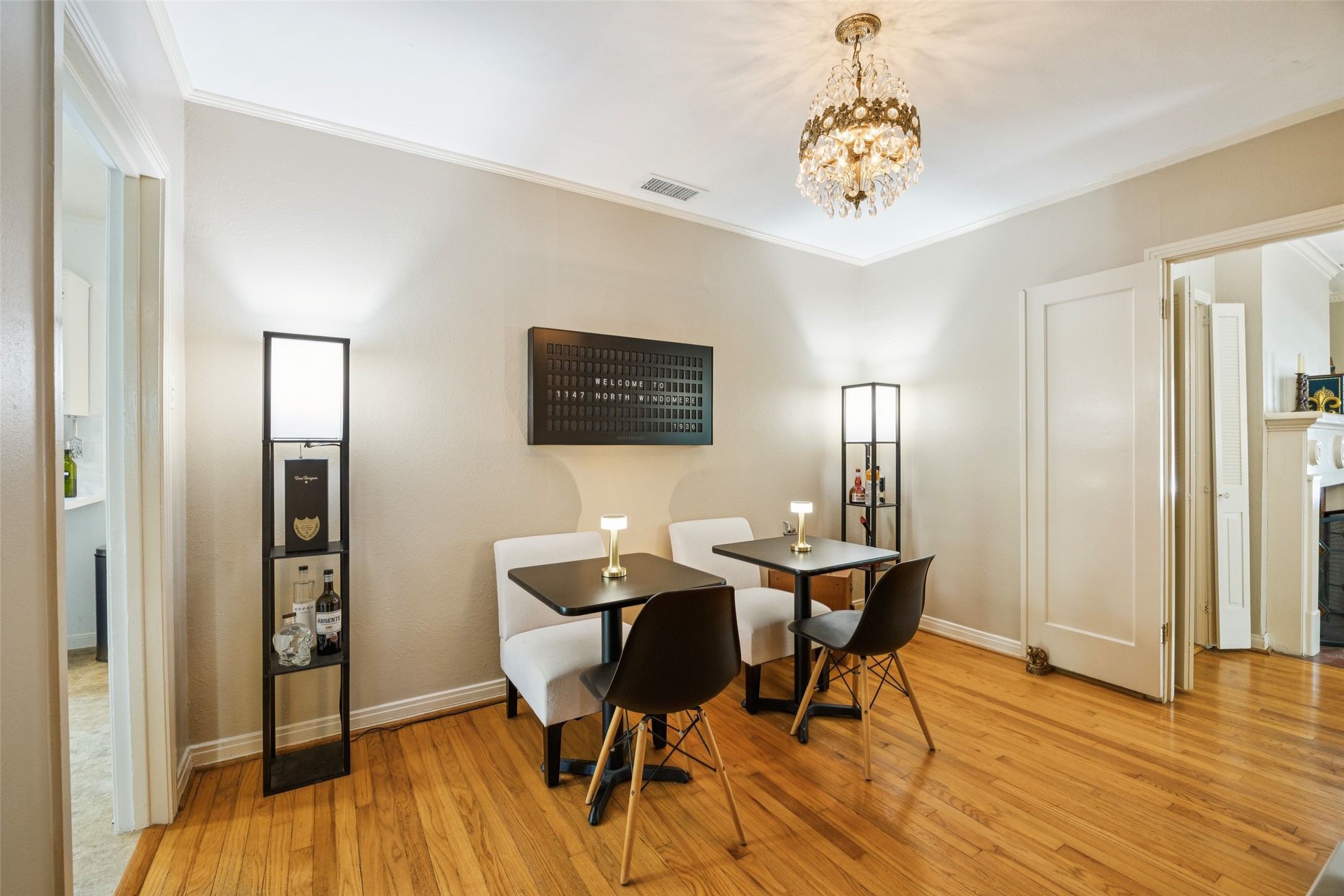 1147 N Windomere Avenue