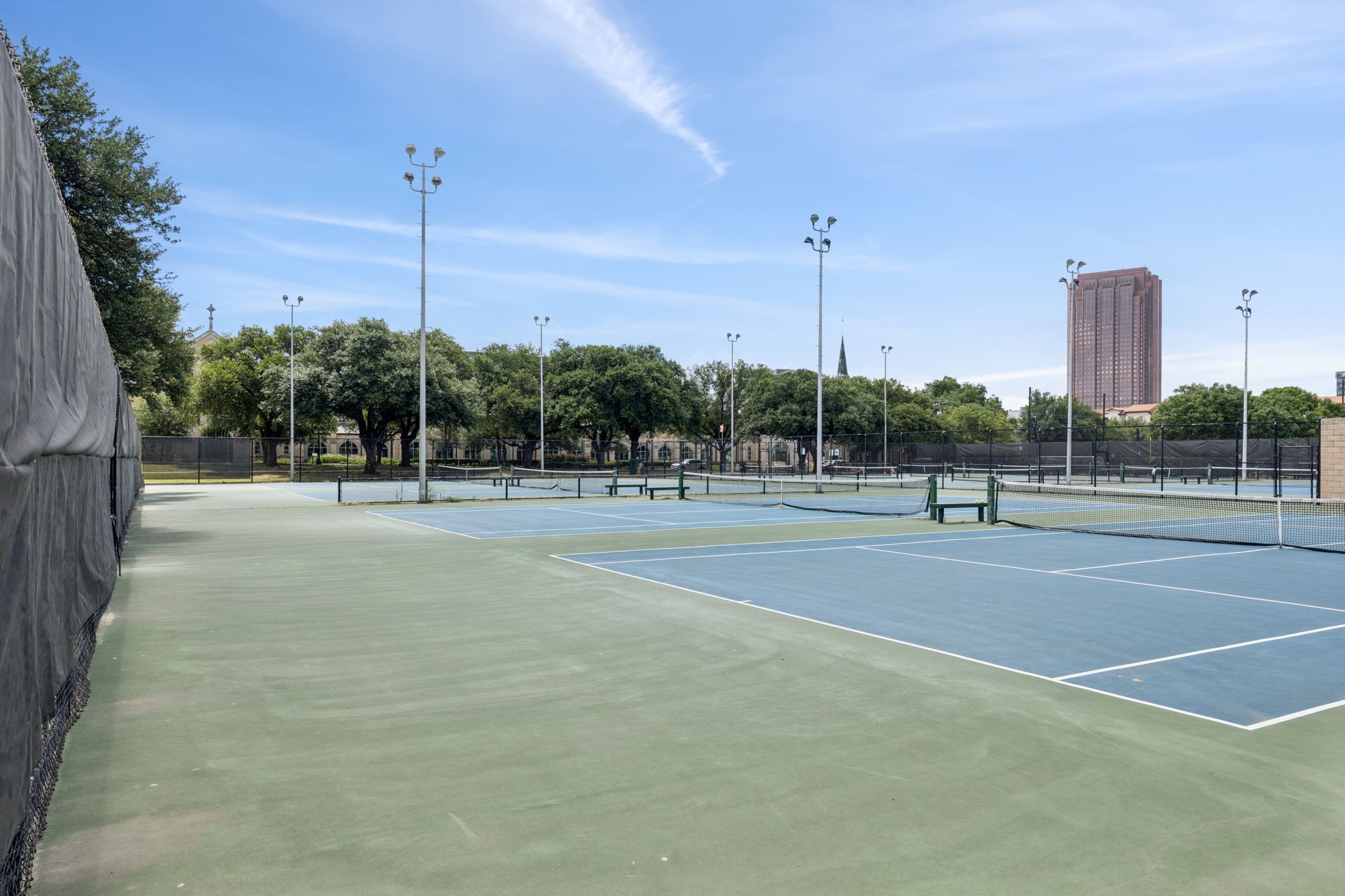 4039 Cole Avenue 106