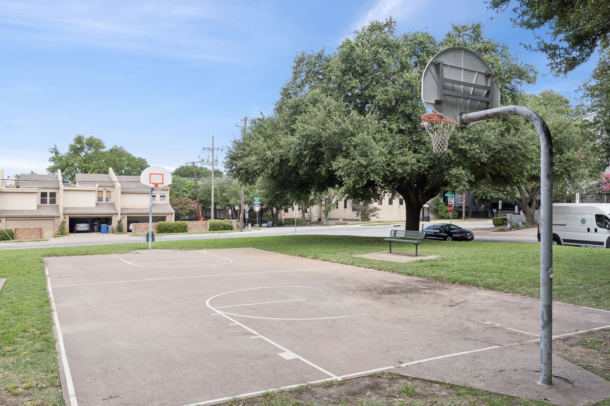 4039 Cole Avenue 106