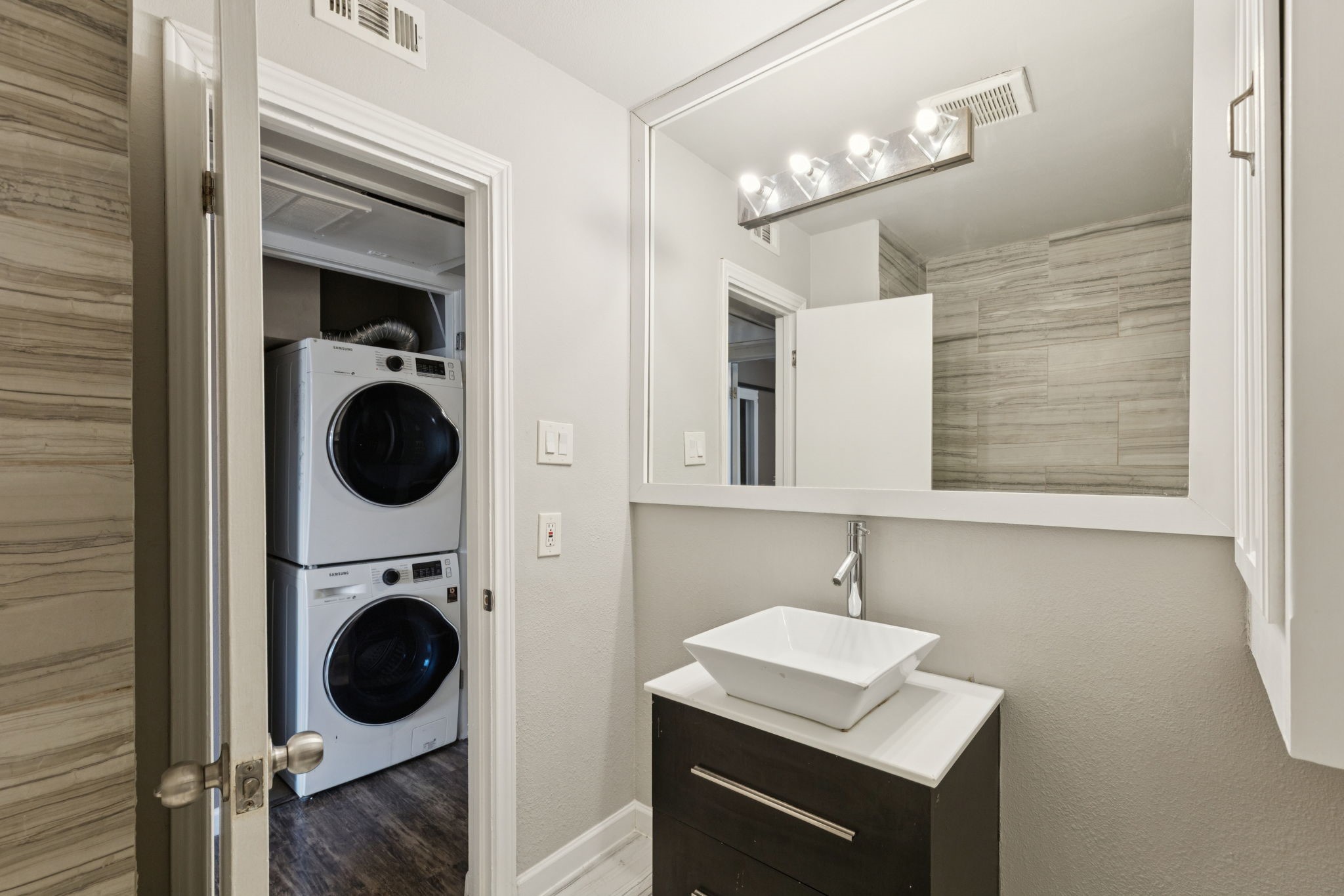 4039 Cole Avenue 106