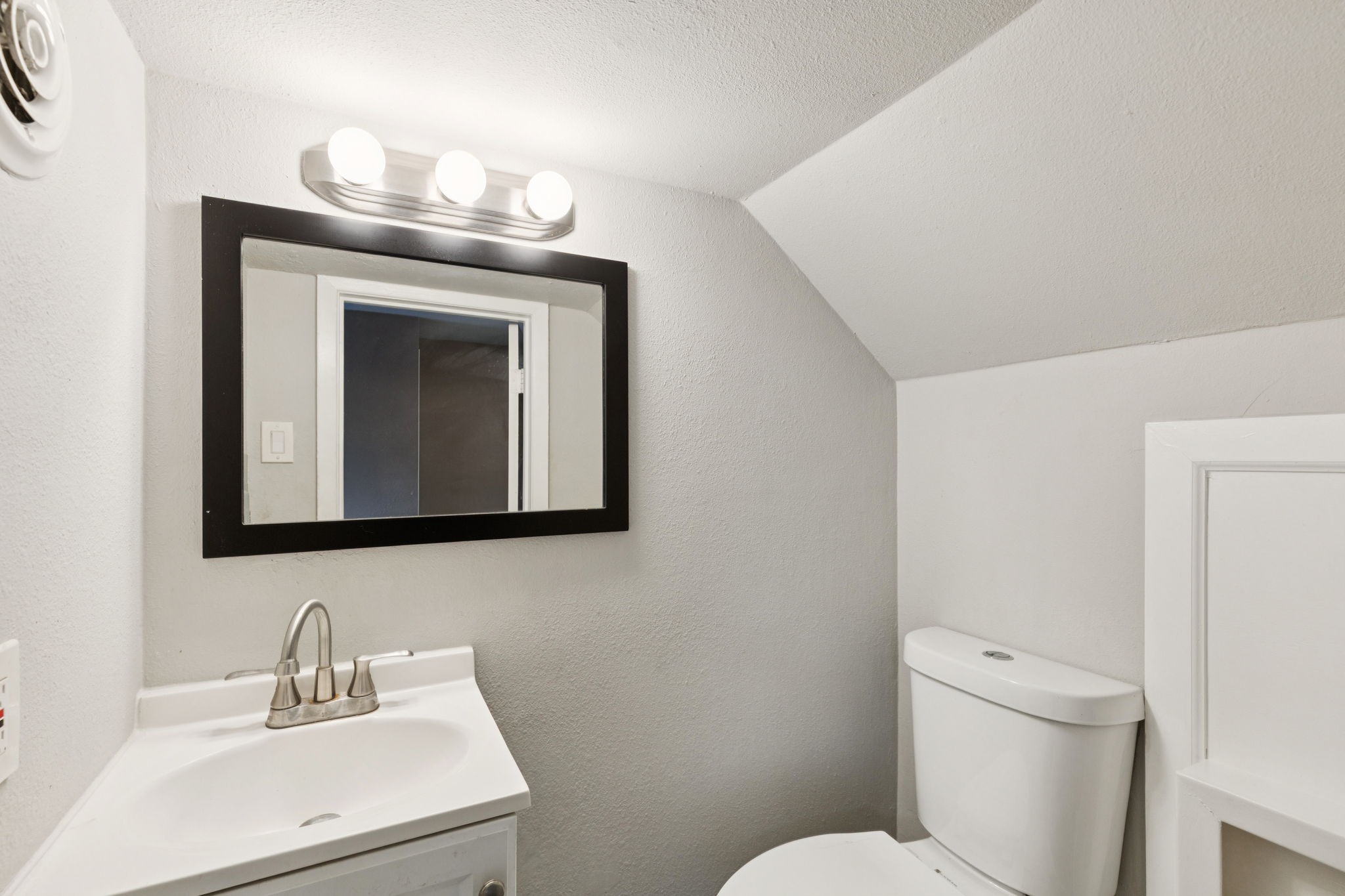 4039 Cole Avenue 106