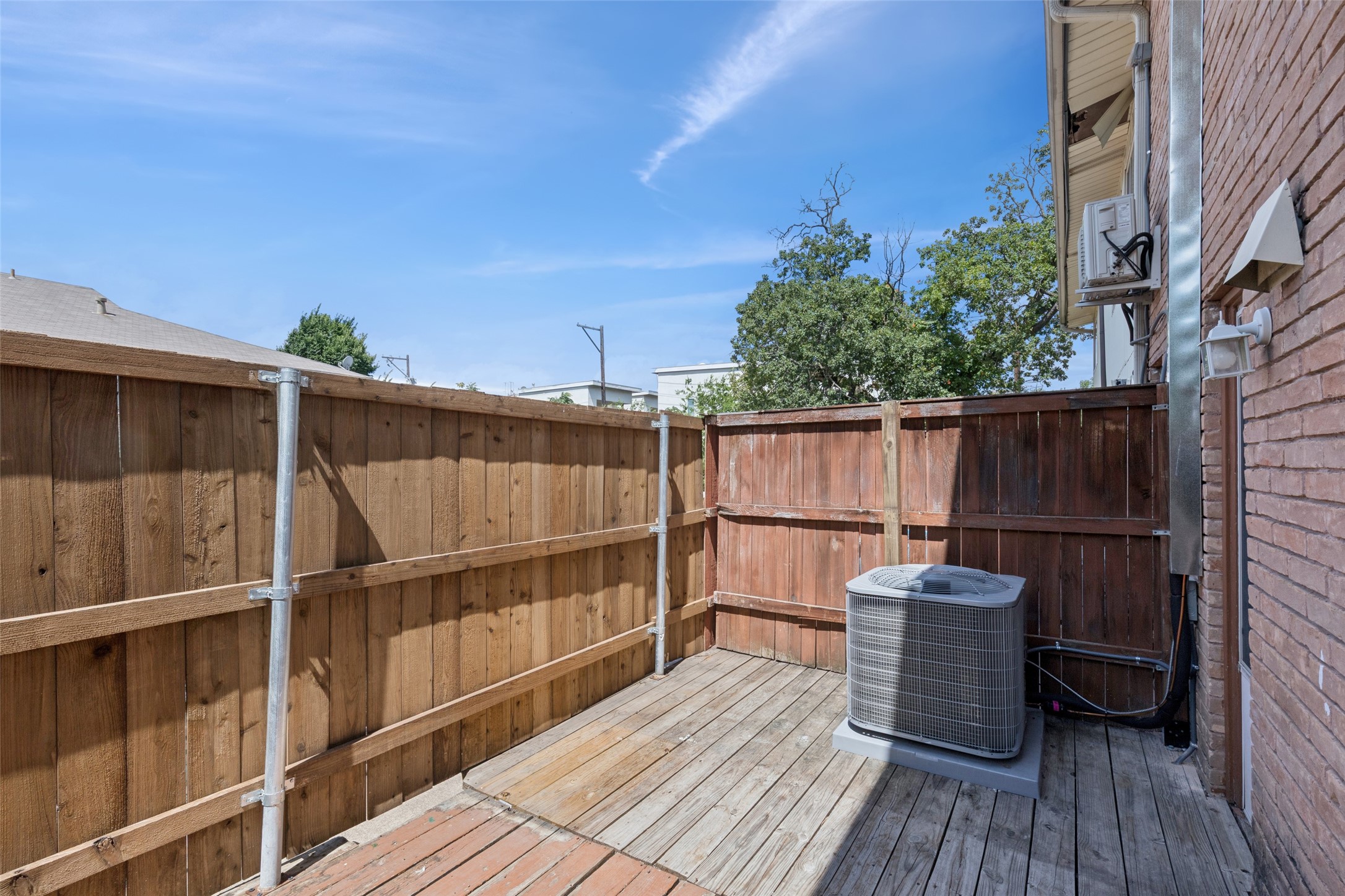 4039 Cole Avenue 106