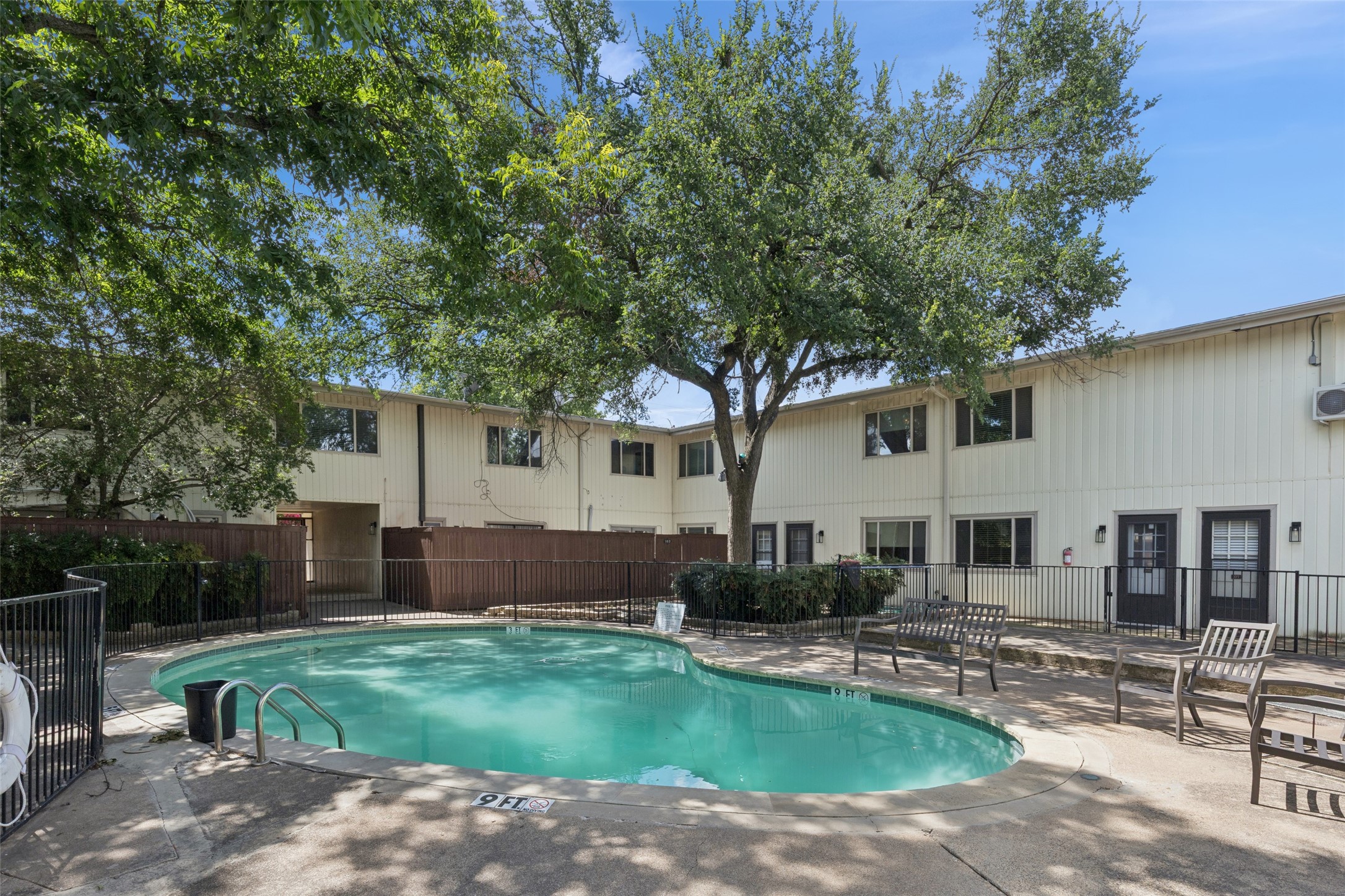 4039 Cole Avenue 106