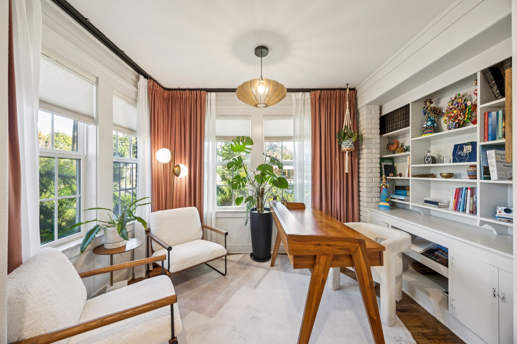 901 S Montreal Avenue