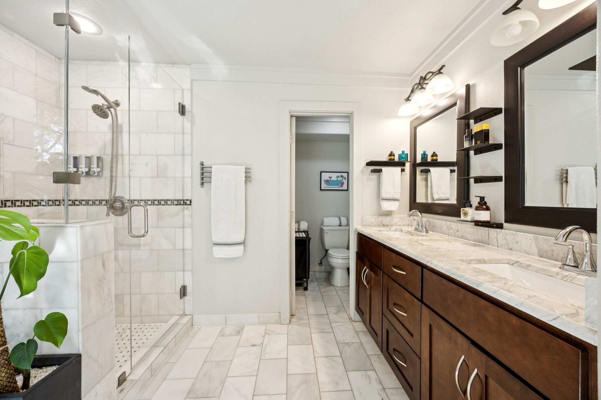 901 S Montreal Avenue