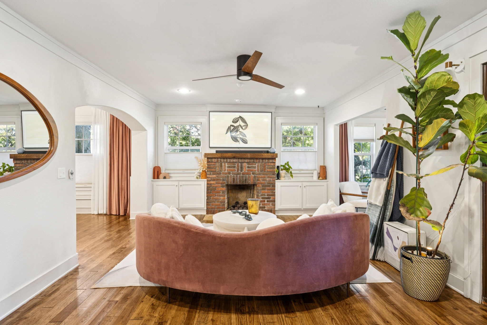 901 S Montreal Avenue