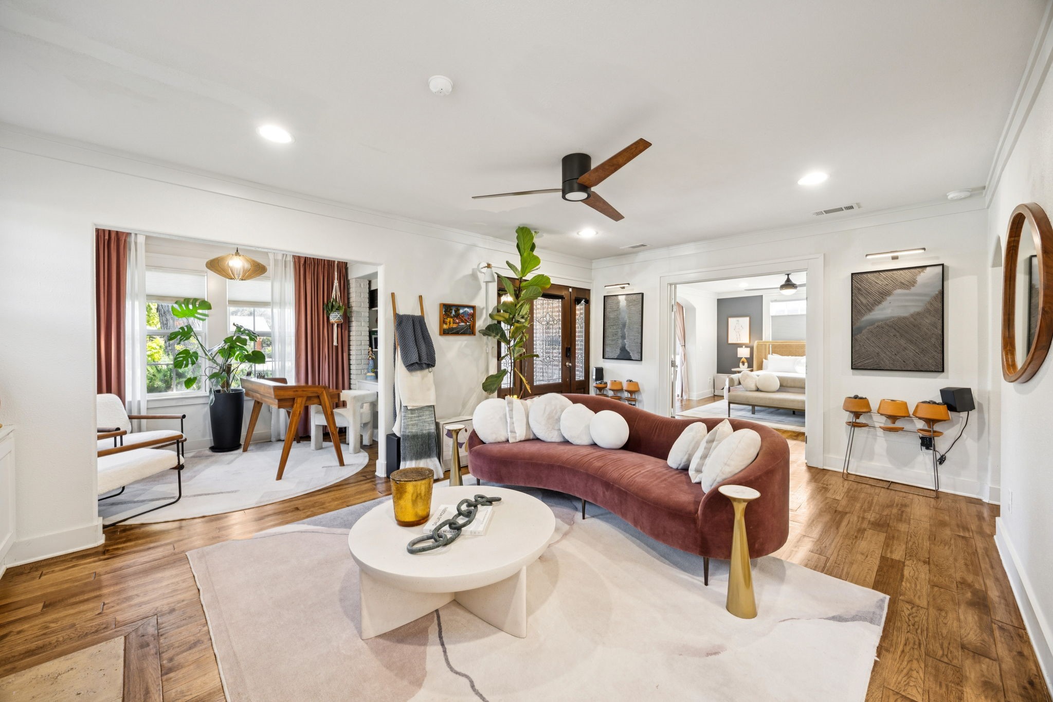 901 S Montreal Avenue