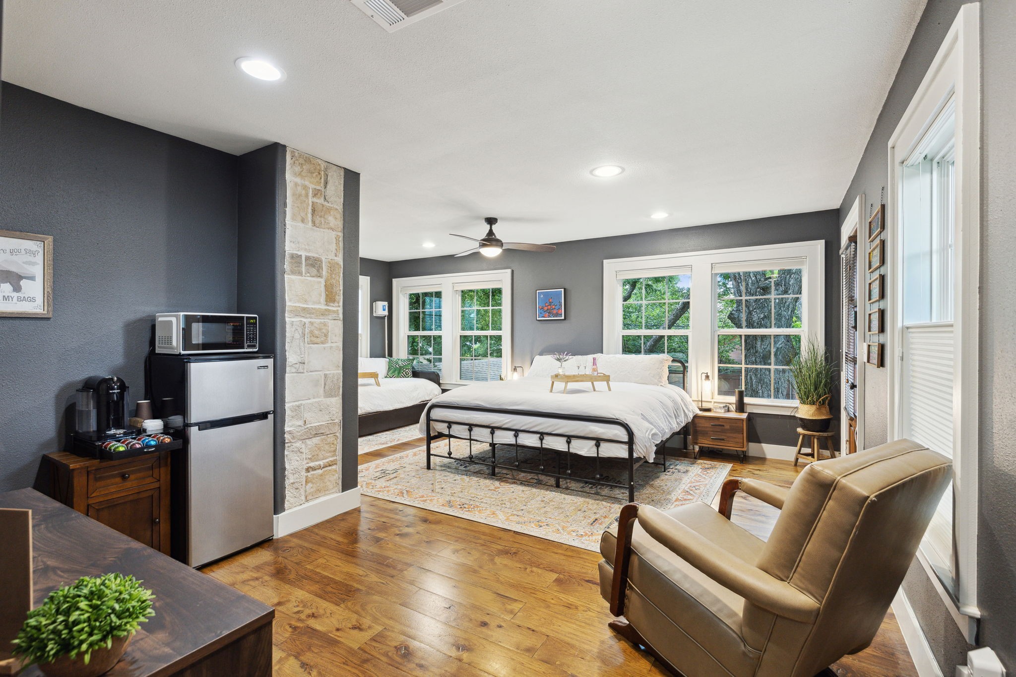 901 S Montreal Avenue