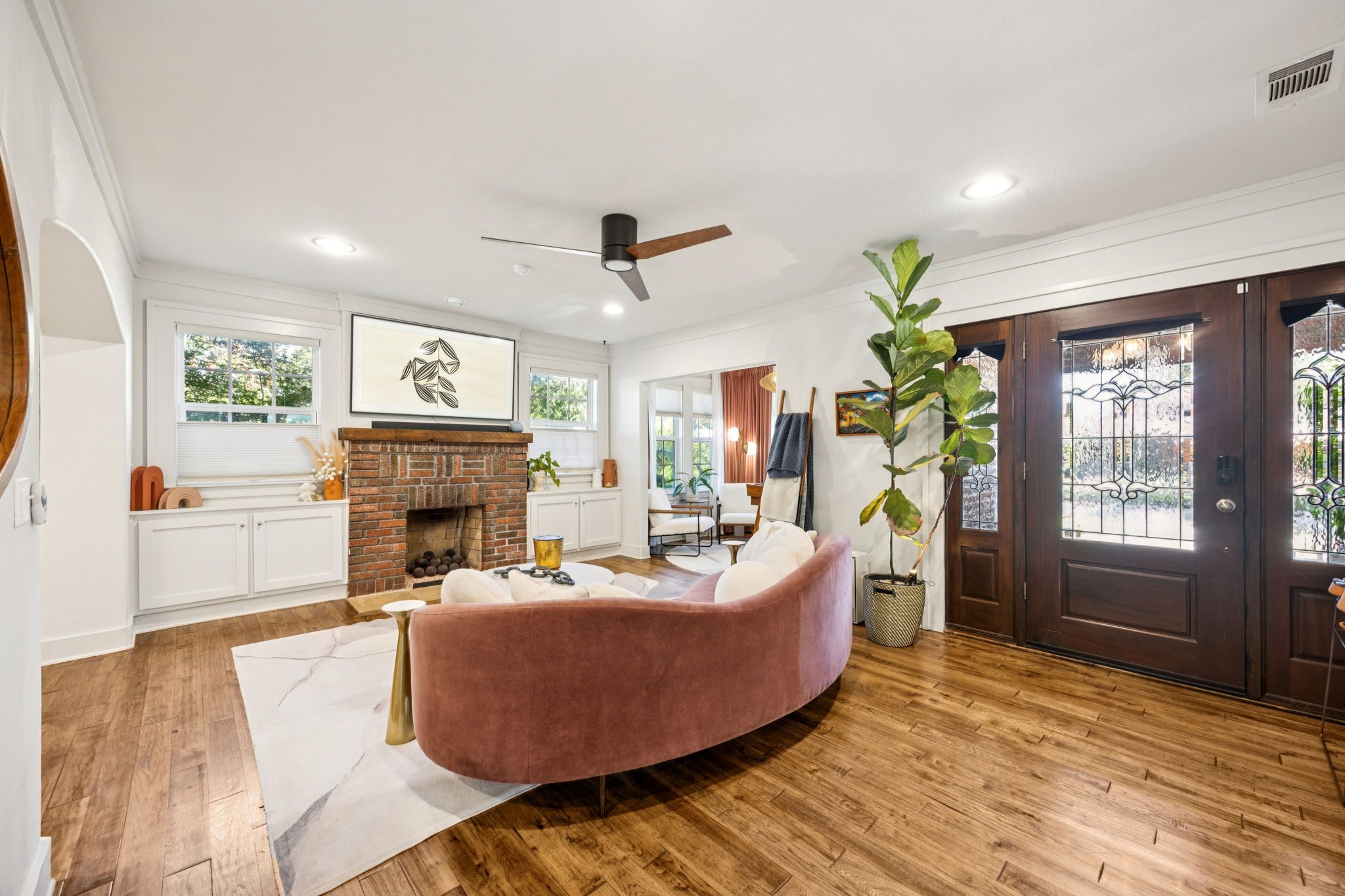 901 S Montreal Avenue