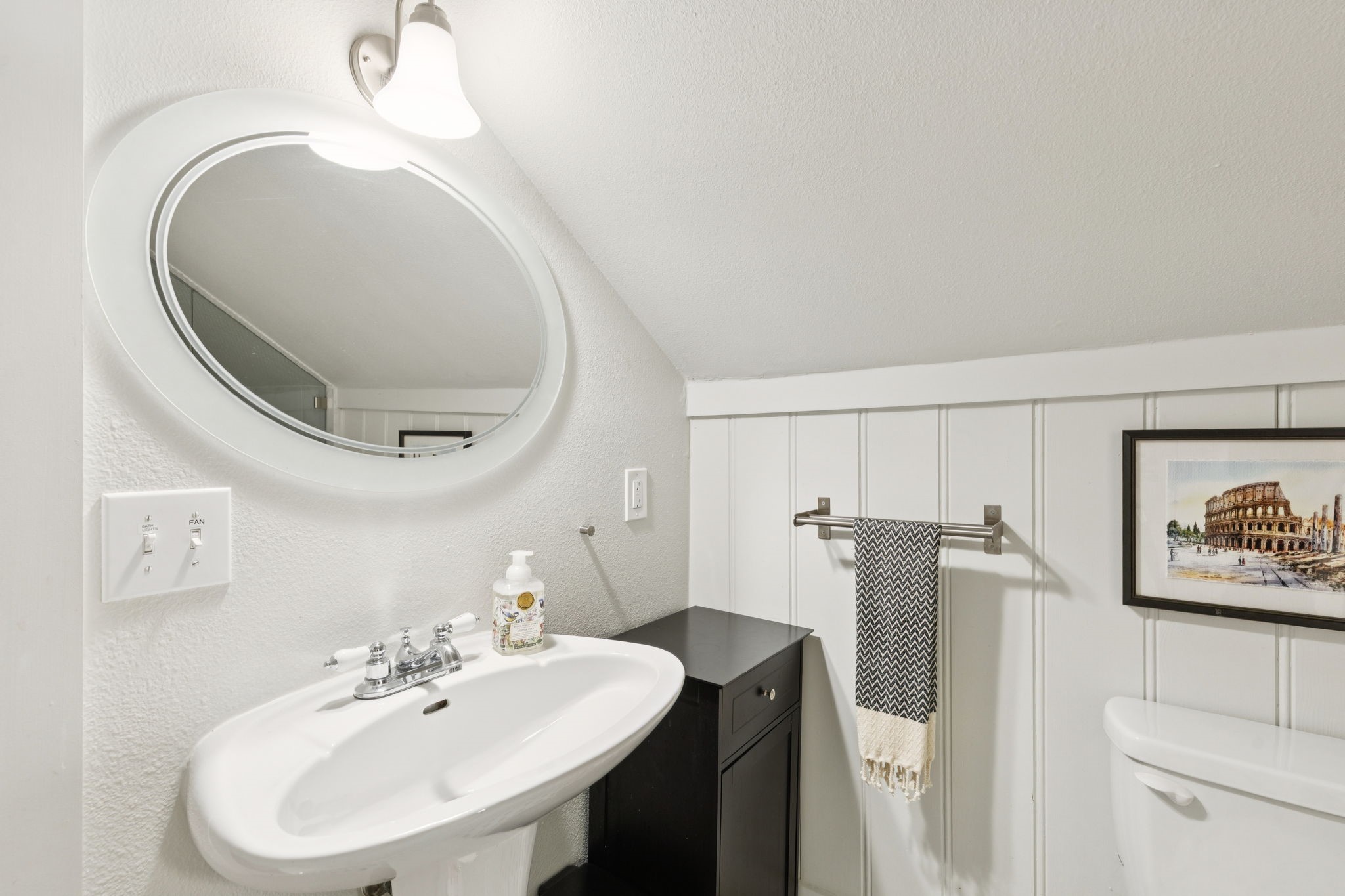 901 S Montreal Avenue