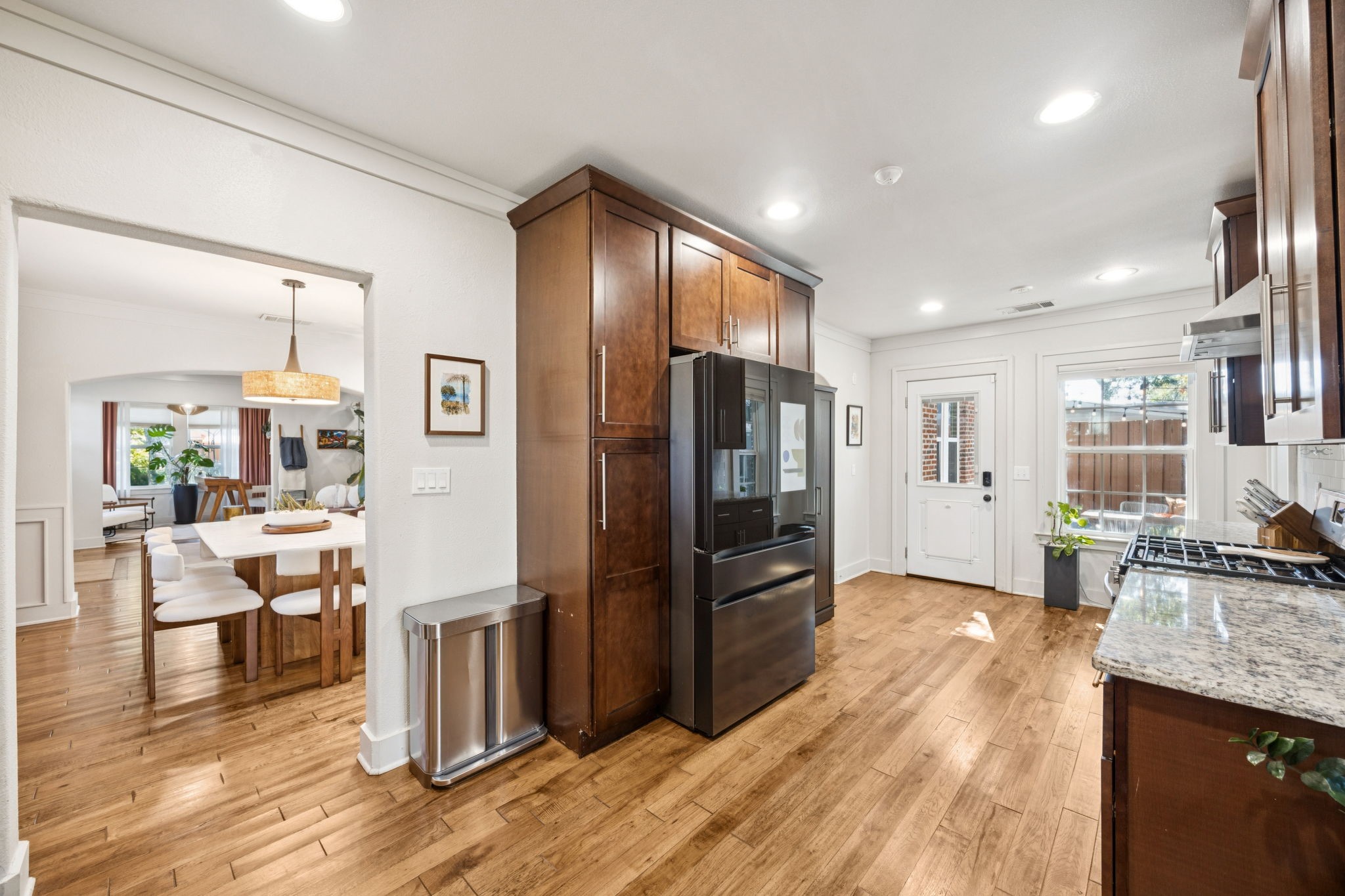 901 S Montreal Avenue