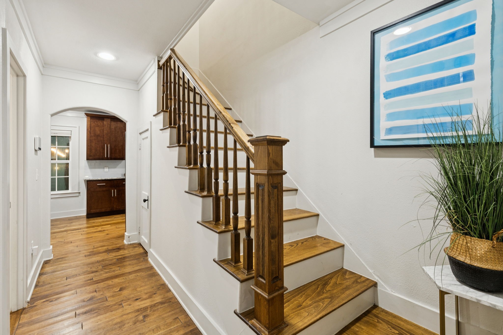 901 S Montreal Avenue