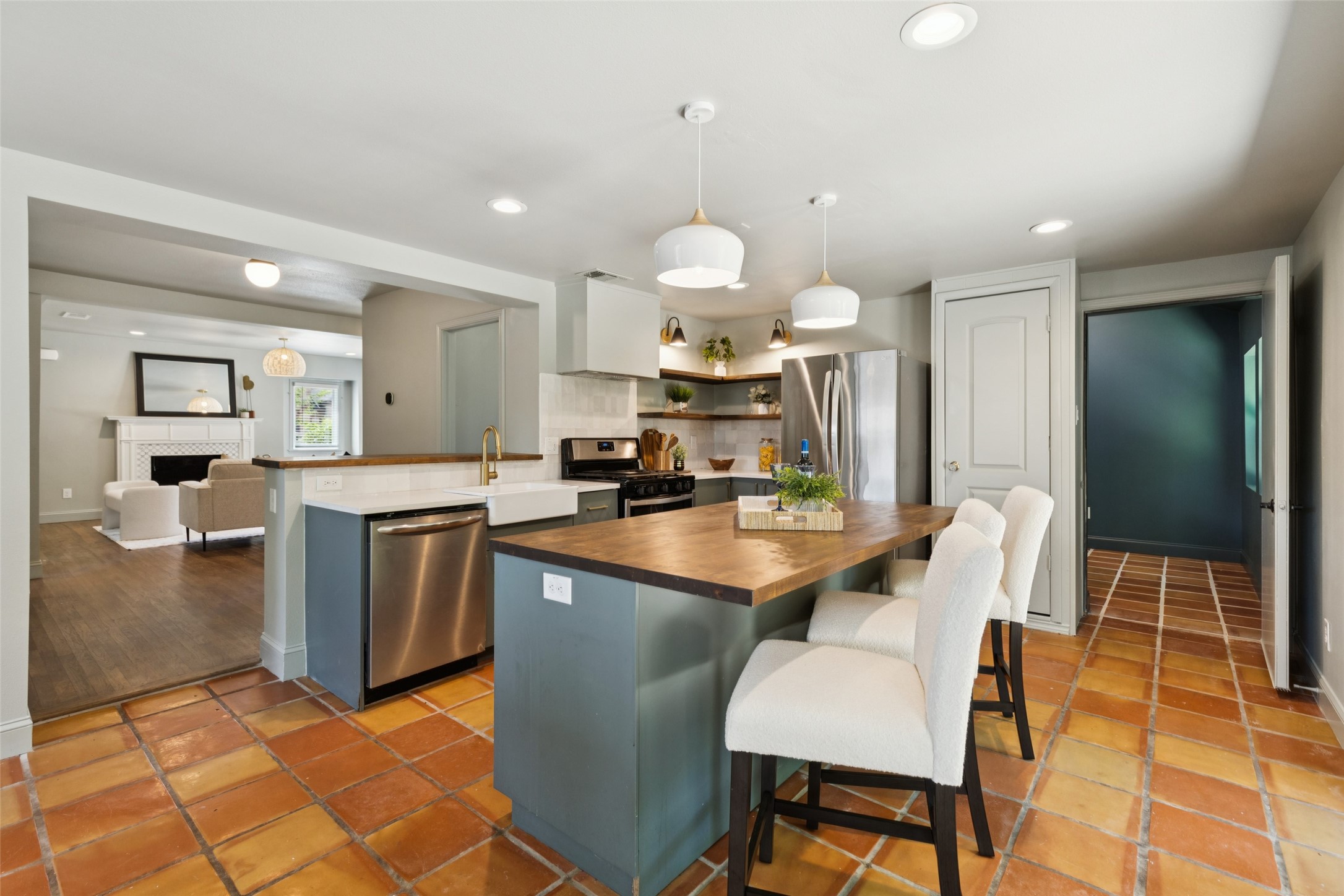 110 N Ravinia Drive