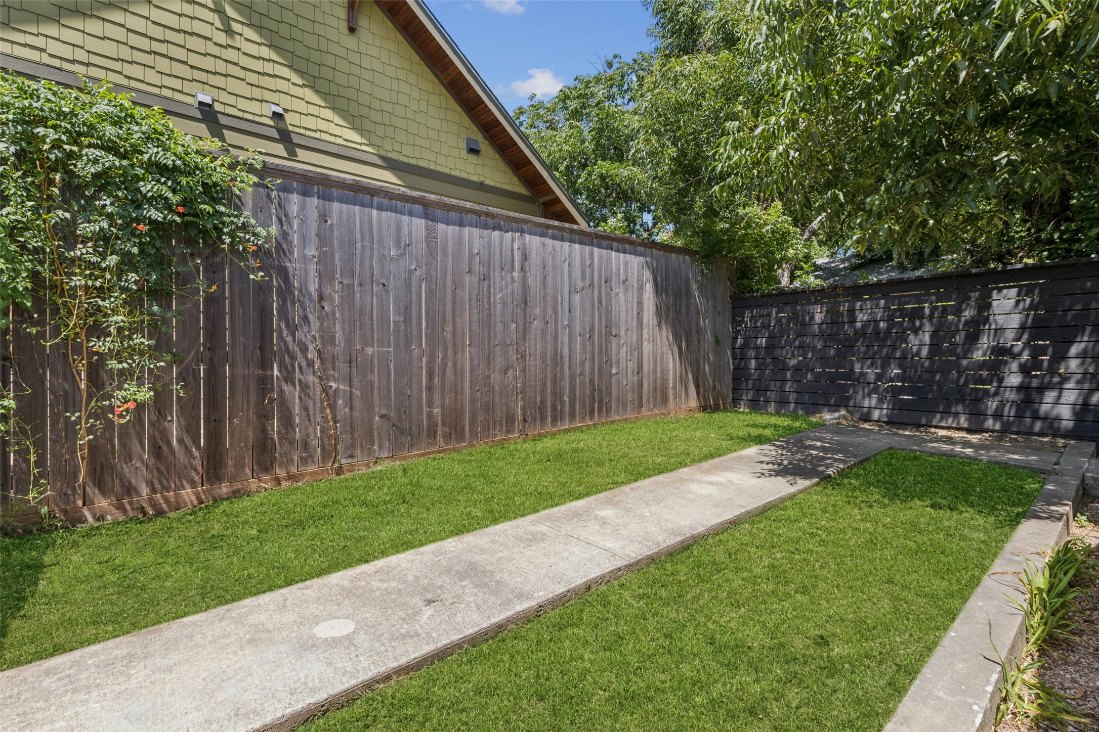 110 N Ravinia Drive