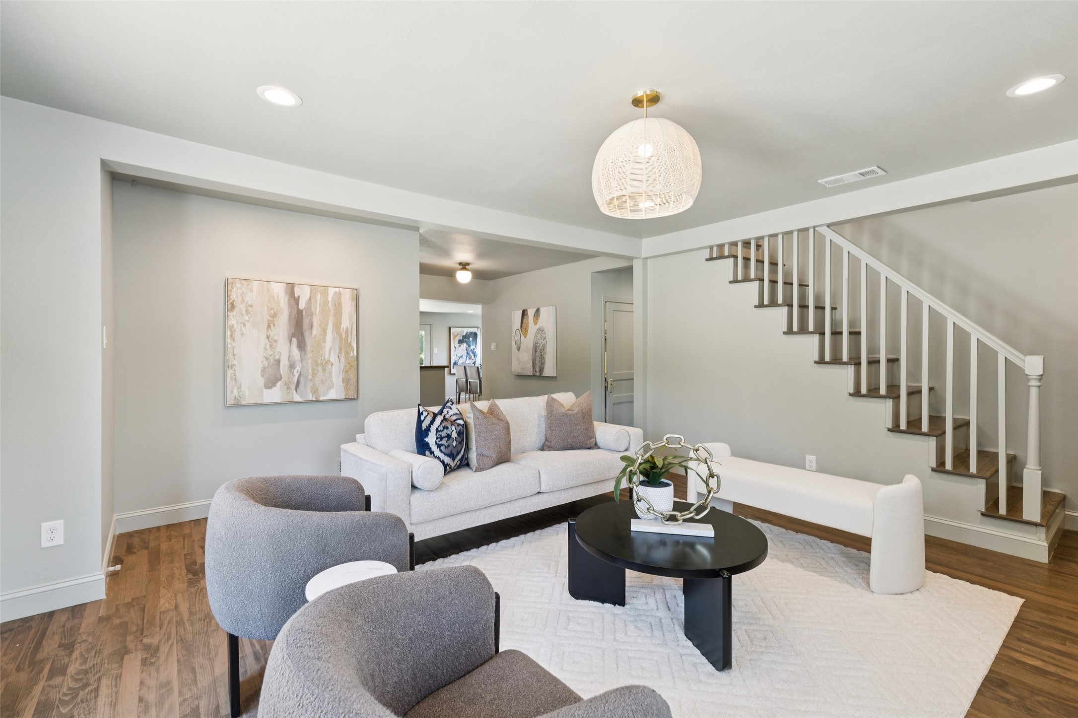 110 N Ravinia Drive