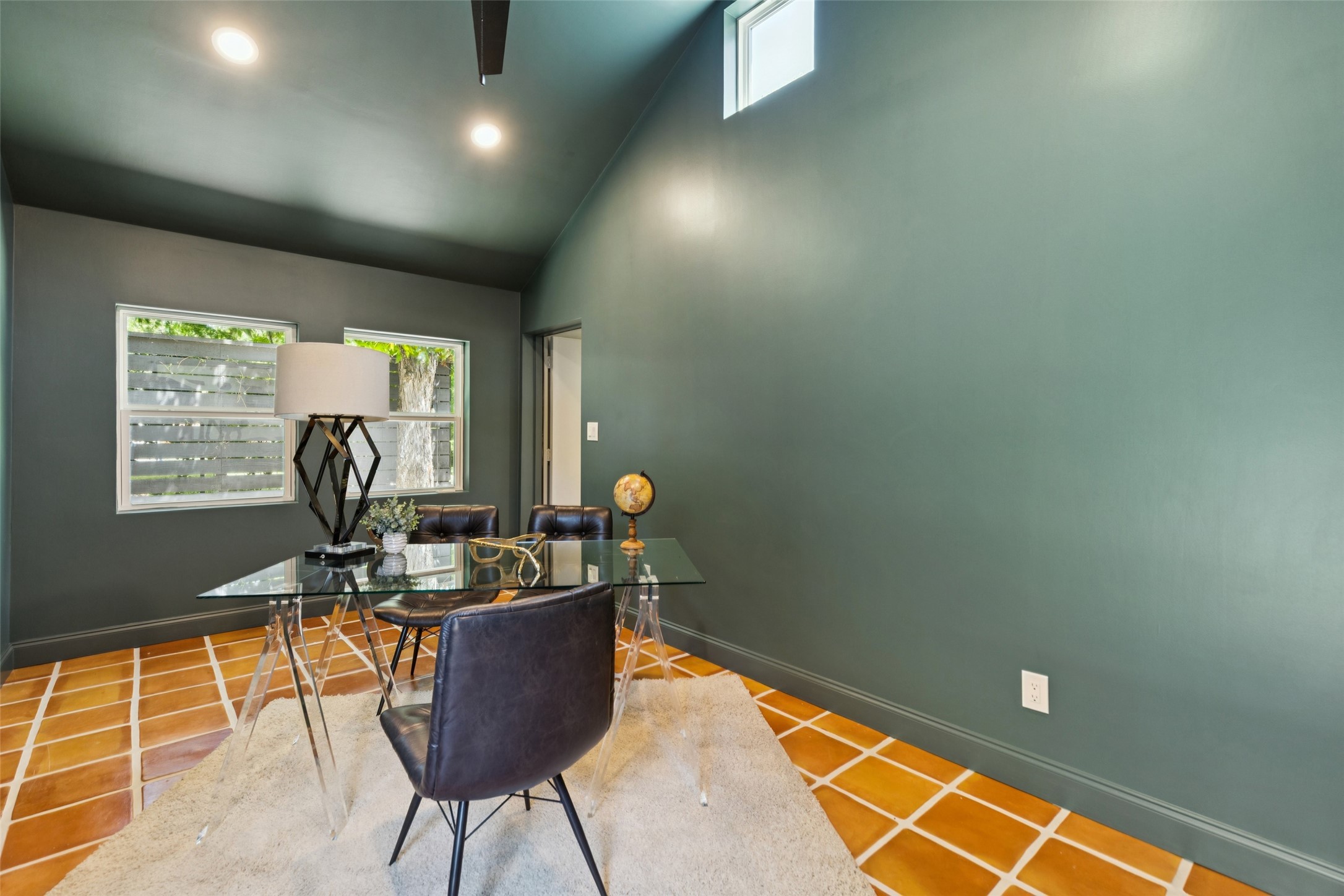 110 N Ravinia Drive