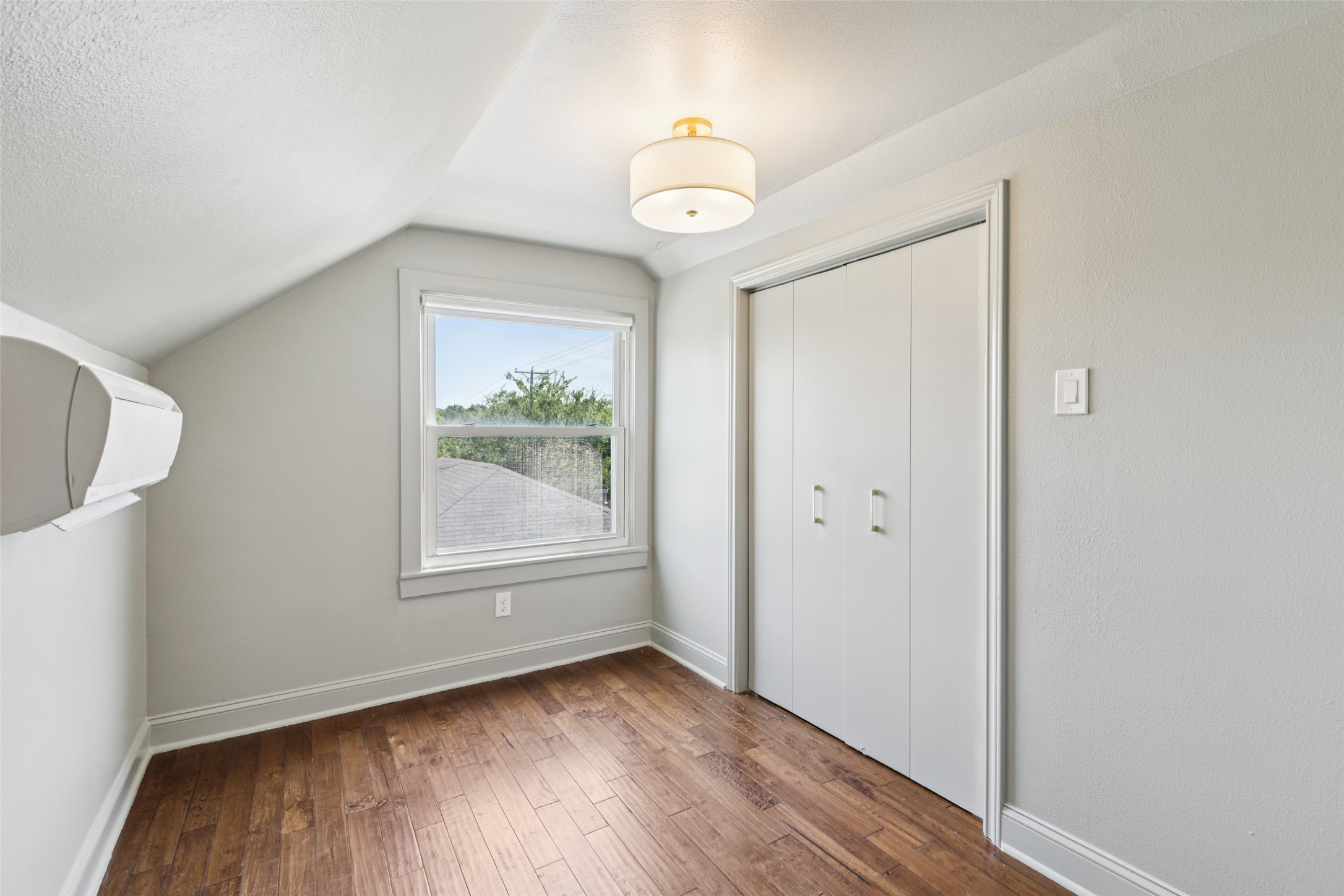 110 N Ravinia Drive