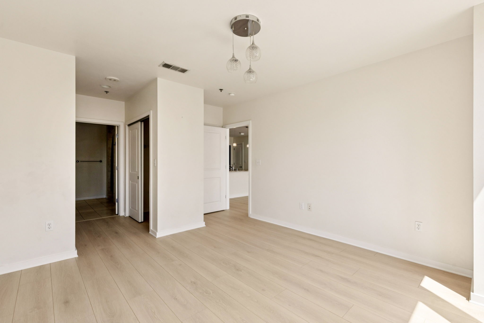 1200 Main Street 1710