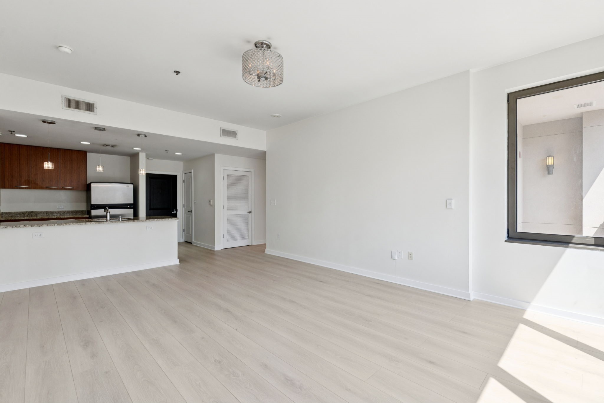 1200 Main Street 1710