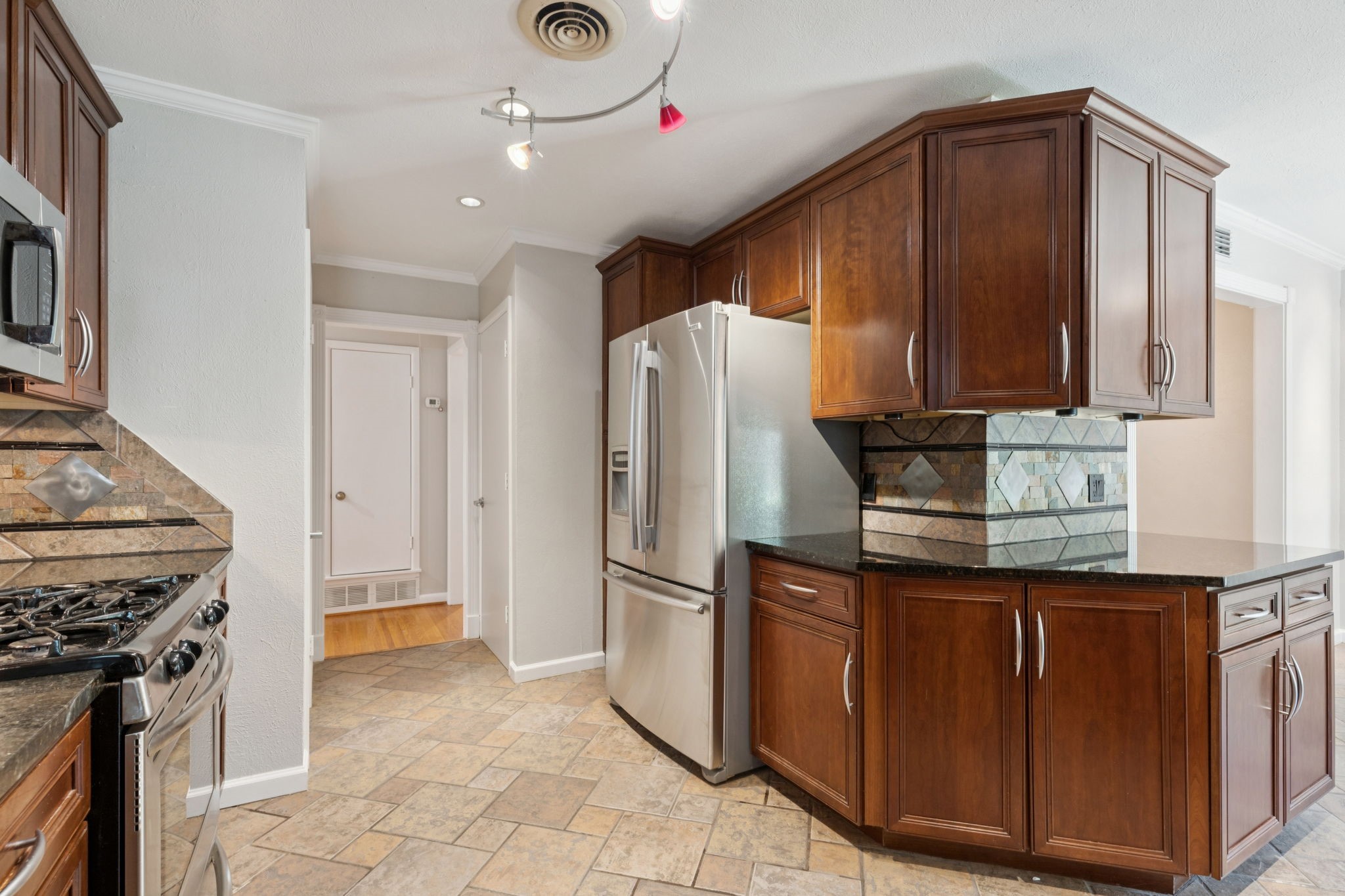 1611 Driftwood Drive