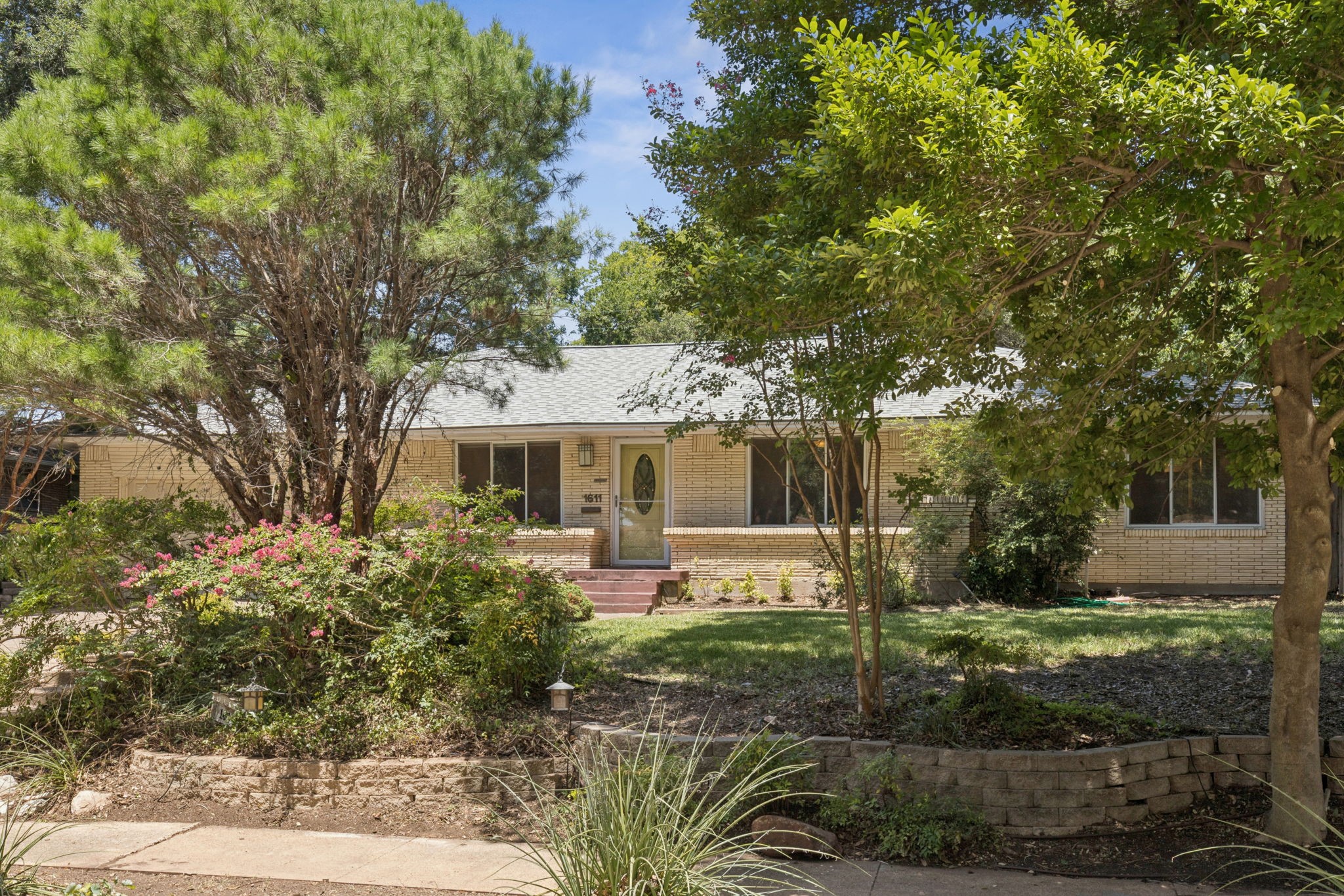 1611 Driftwood Drive