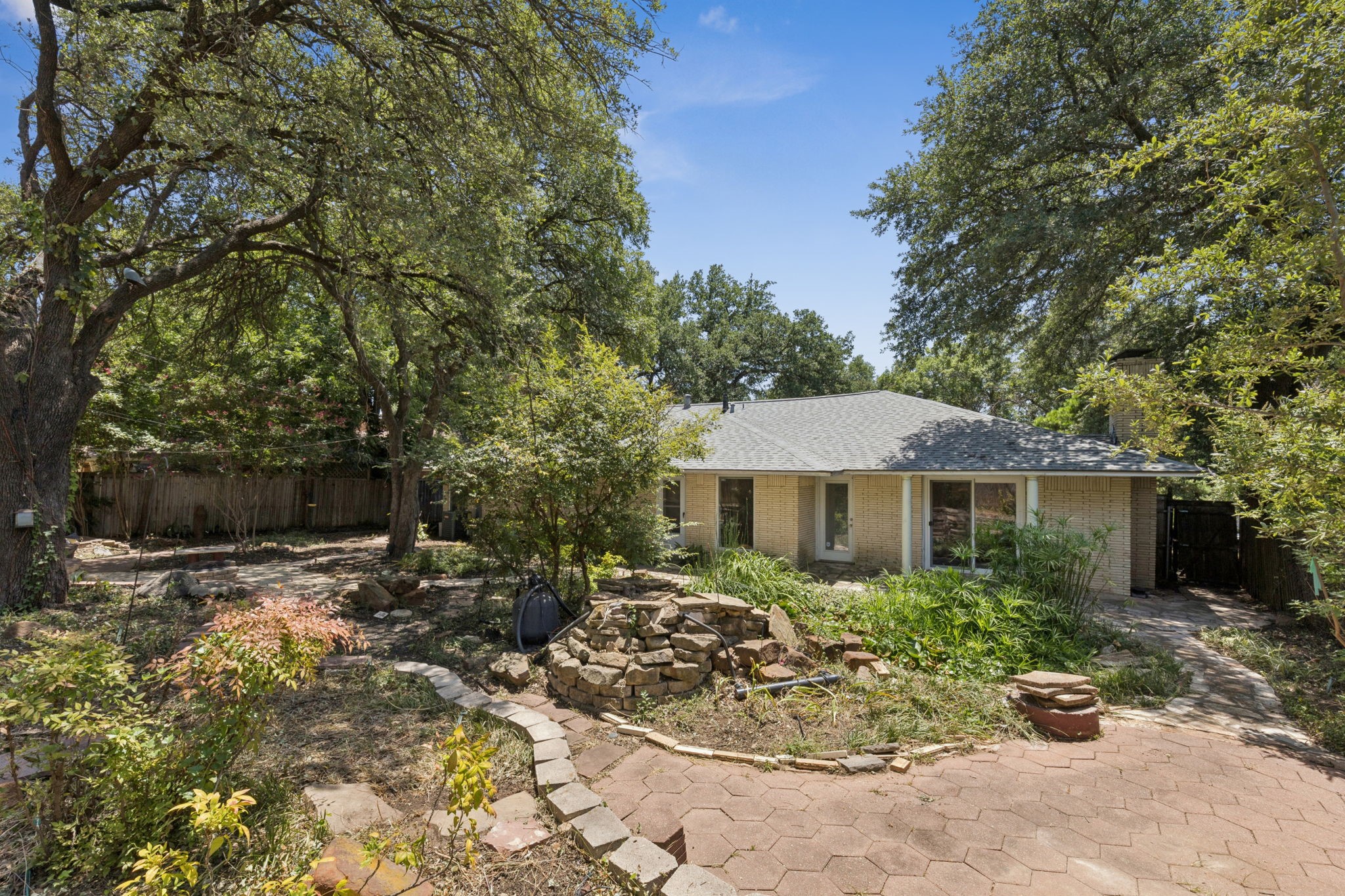 1611 Driftwood Drive