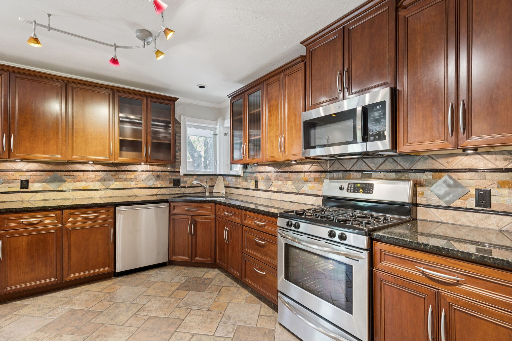 1611 Driftwood Drive