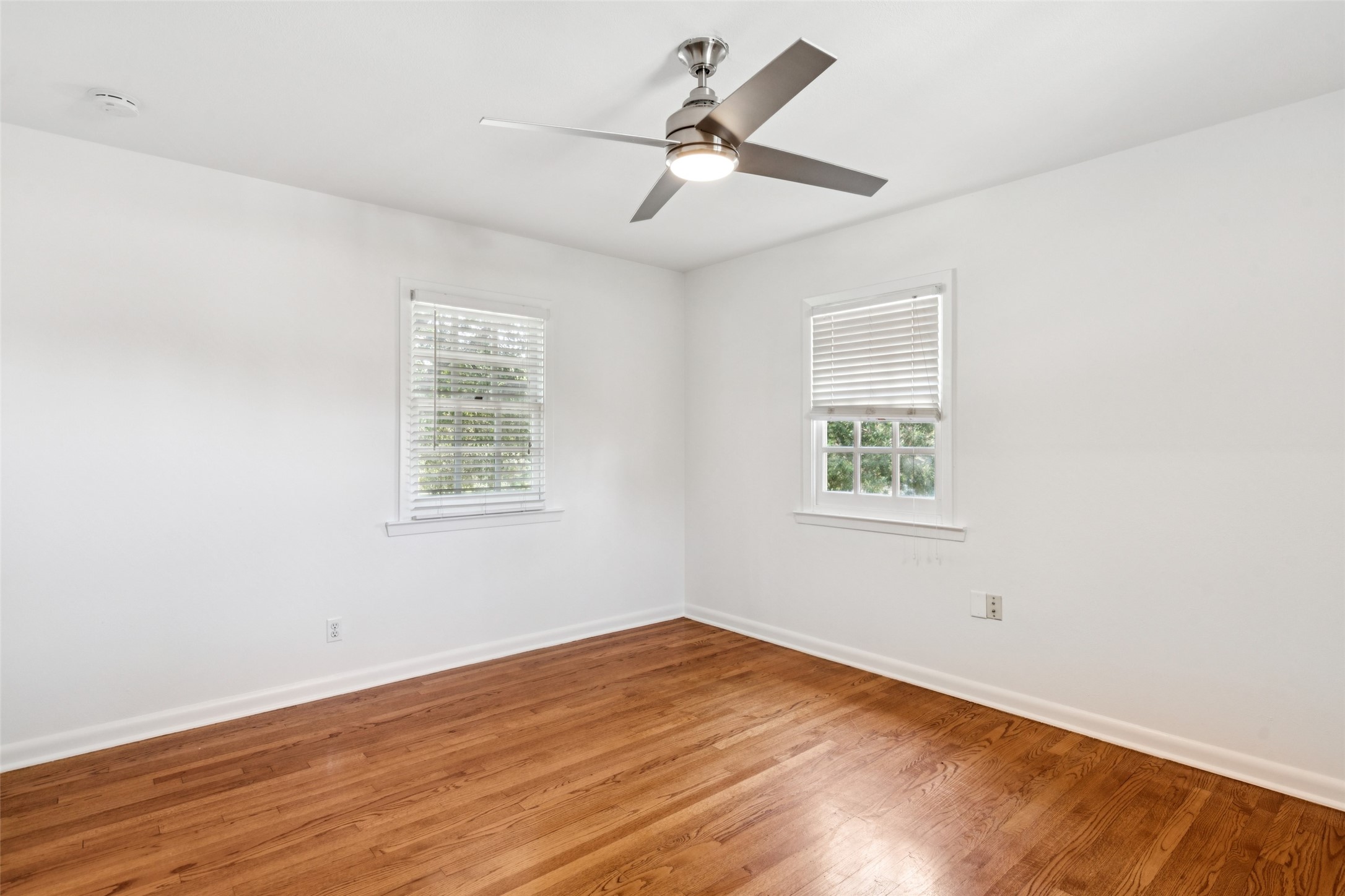 1823 W Colorado Boulevard