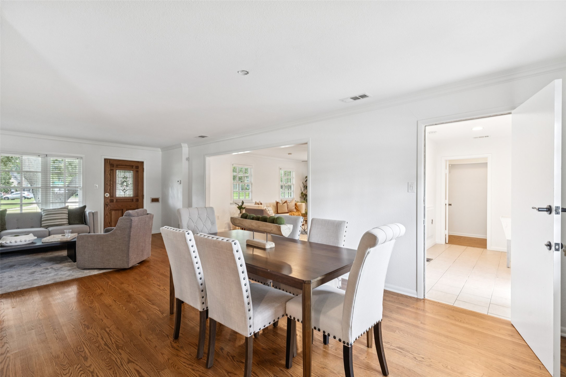 1823 W Colorado Boulevard