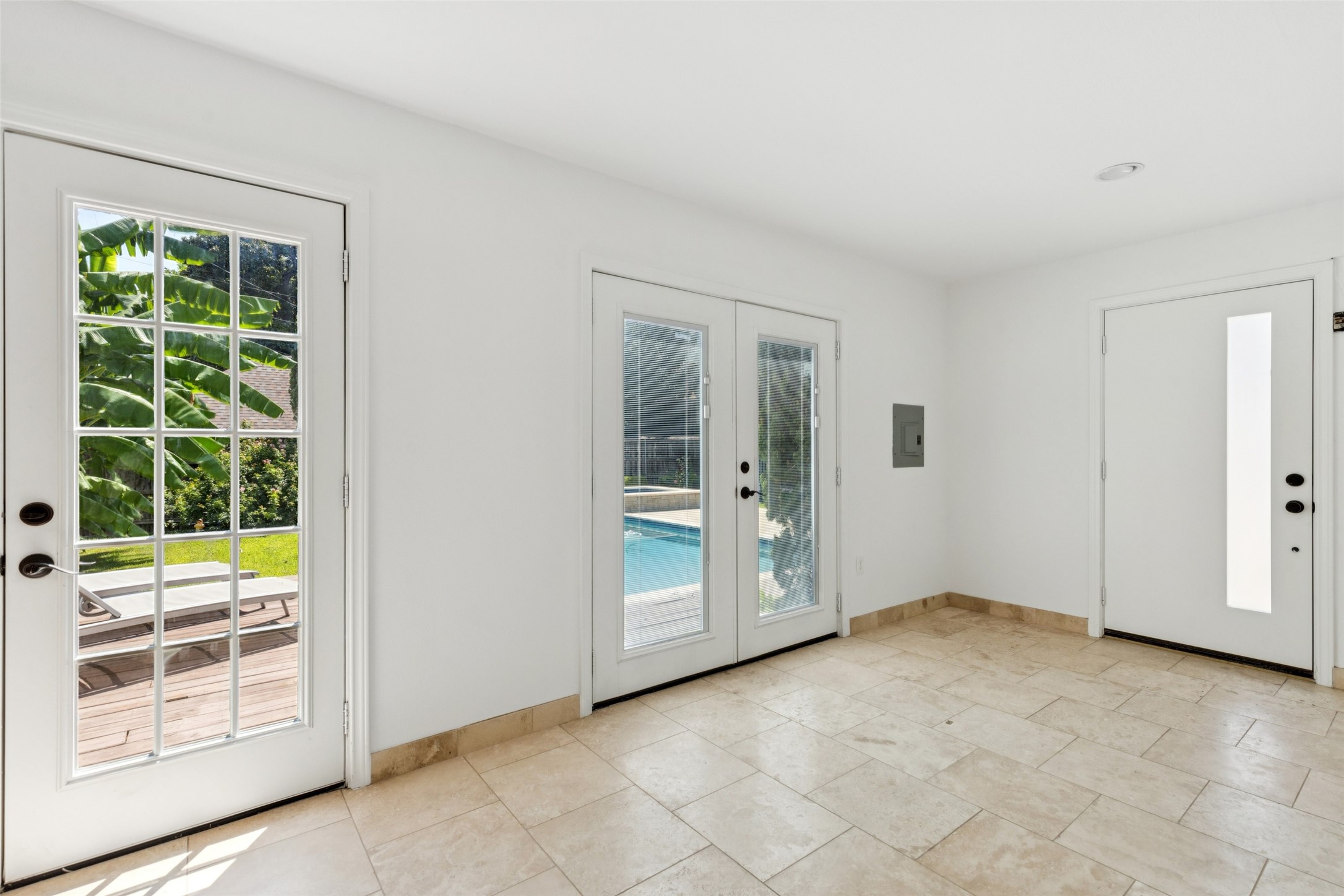 1823 W Colorado Boulevard