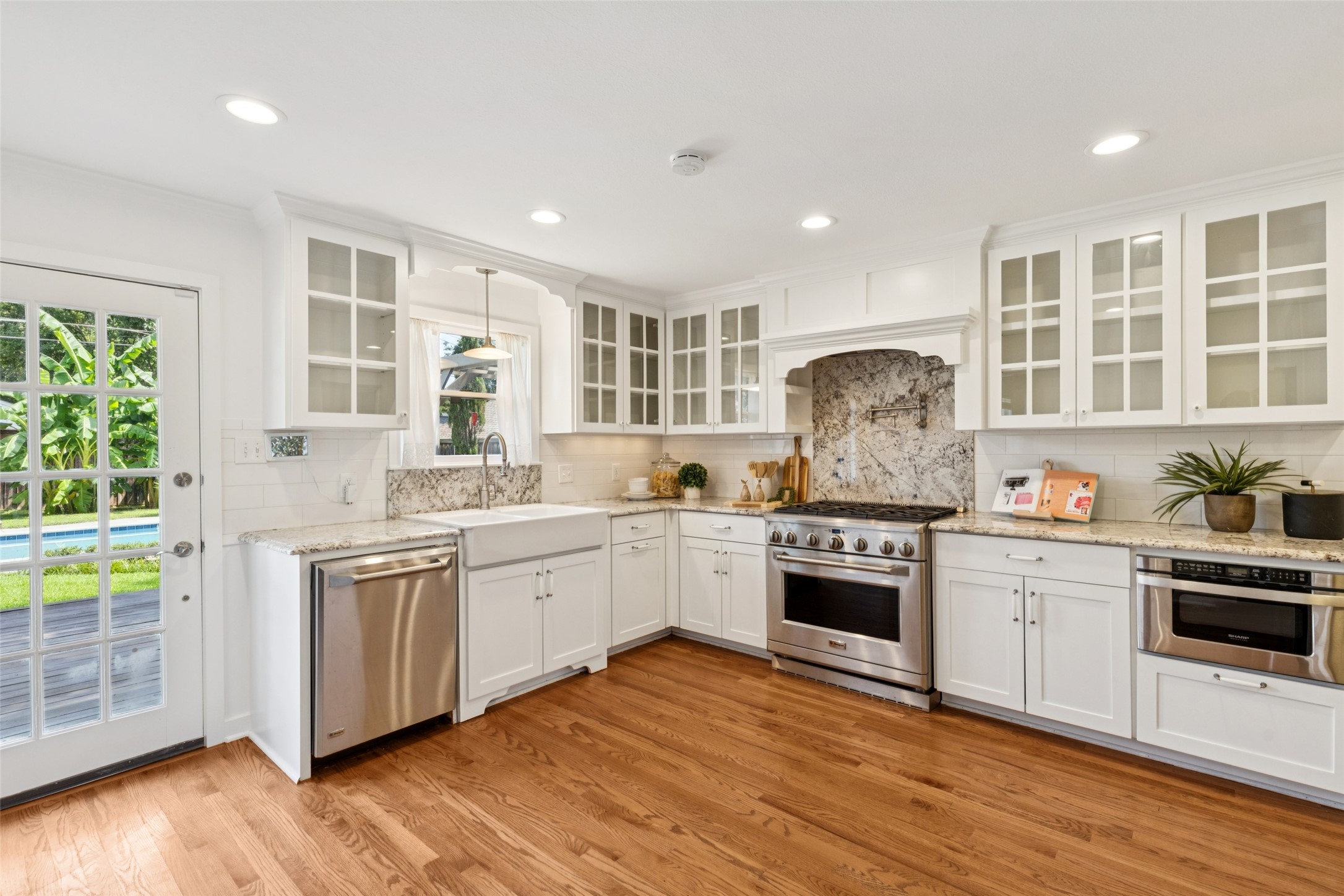 1823 W Colorado Boulevard