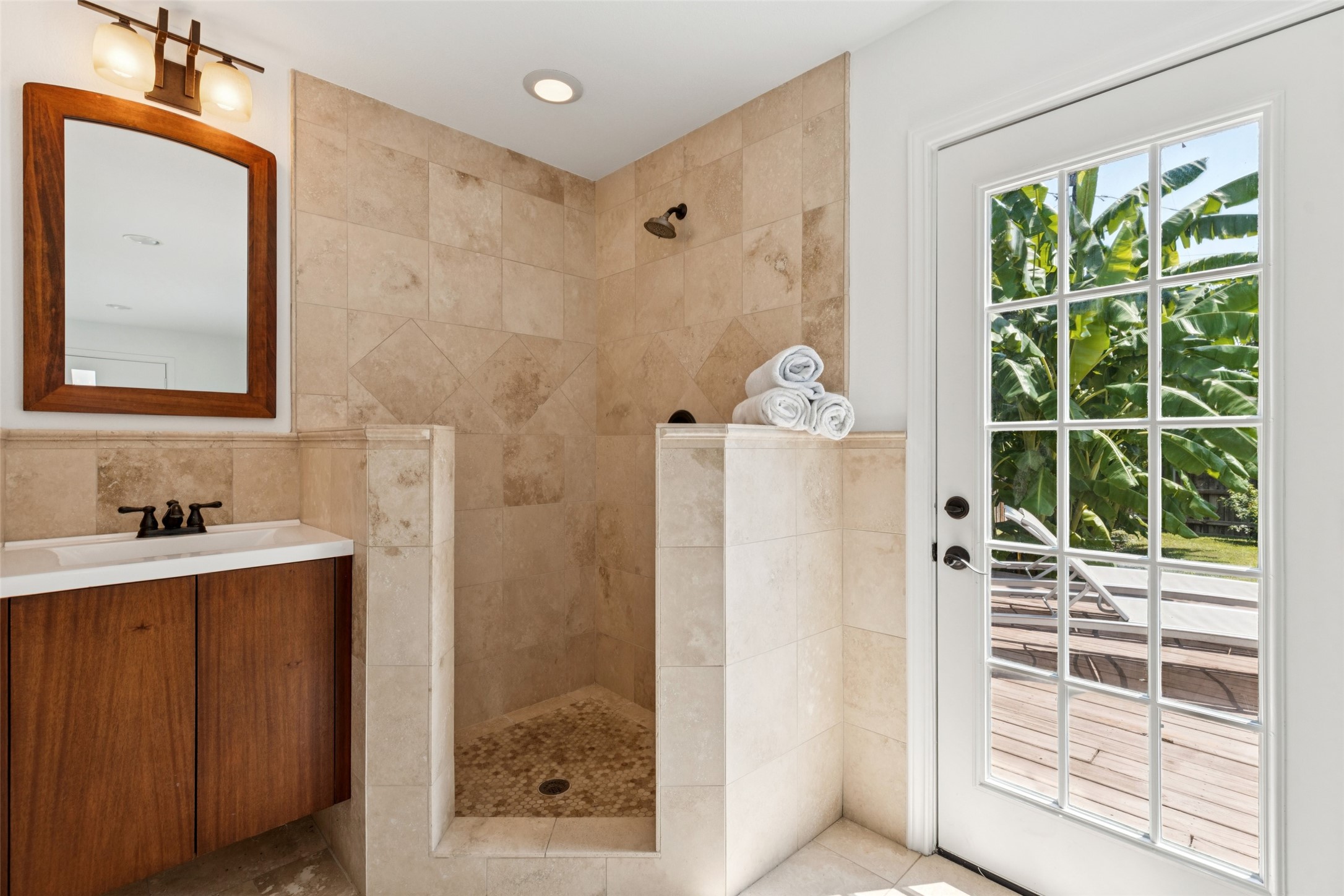 1823 W Colorado Boulevard