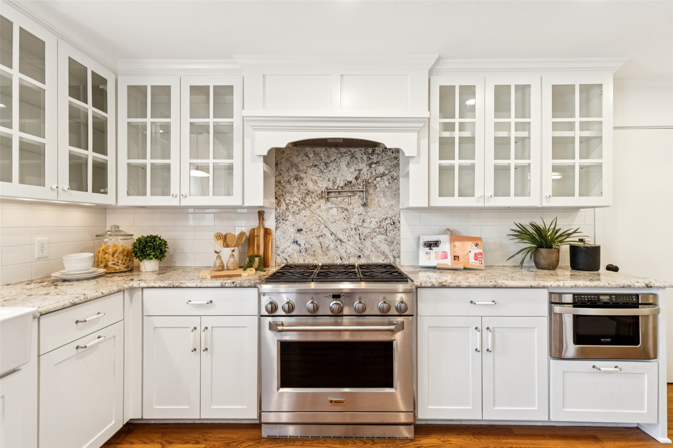 1823 W Colorado Boulevard