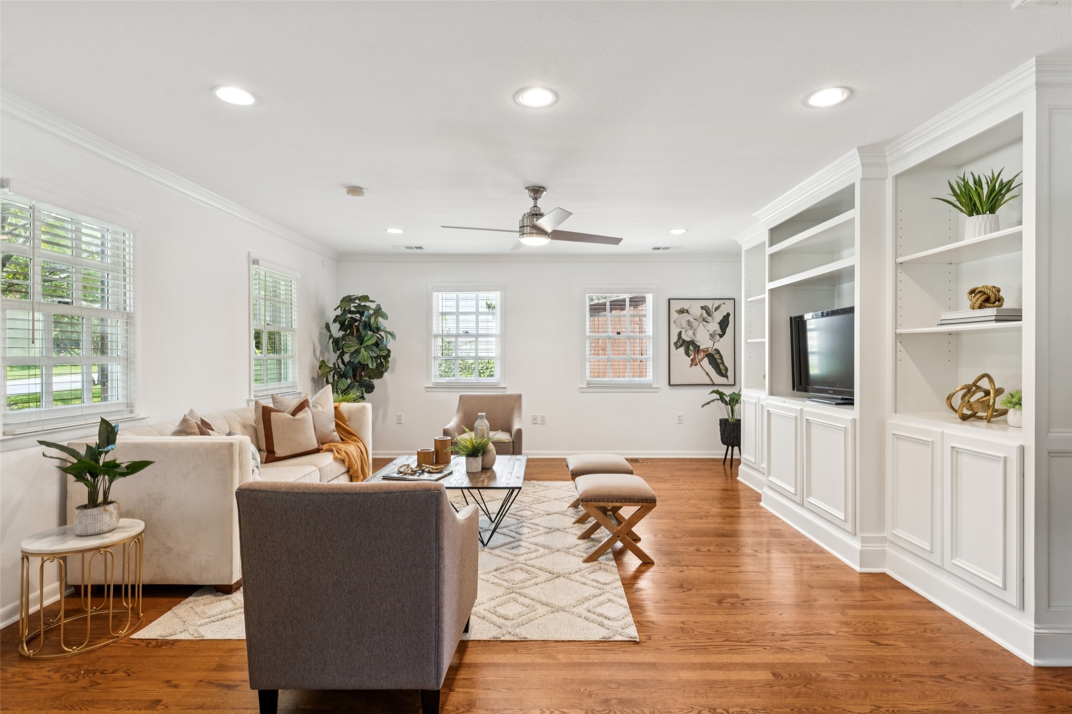 1823 W Colorado Boulevard