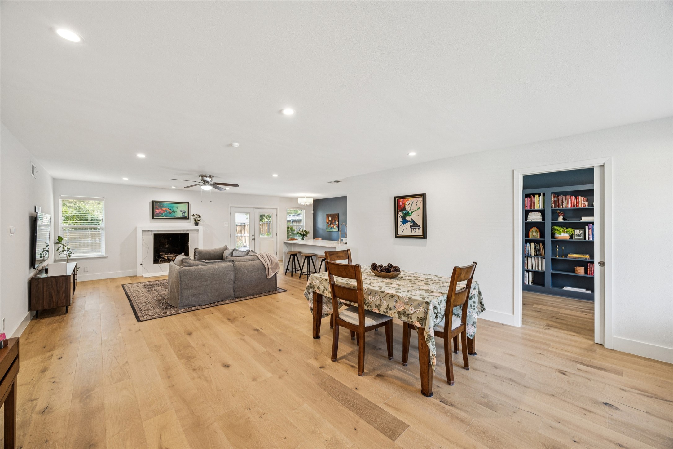 3412 Old Colony Road