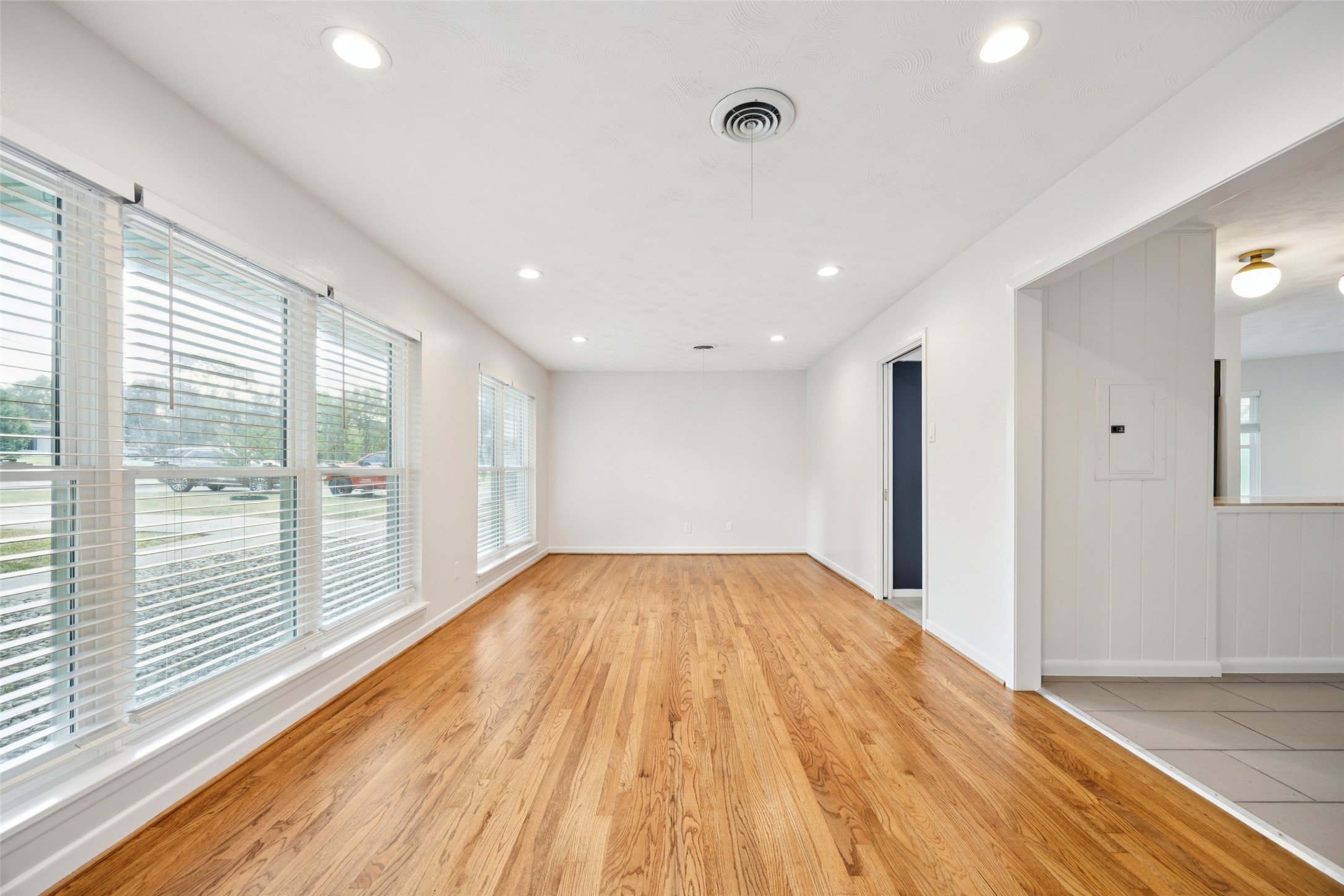 2039 Elmwood Boulevard