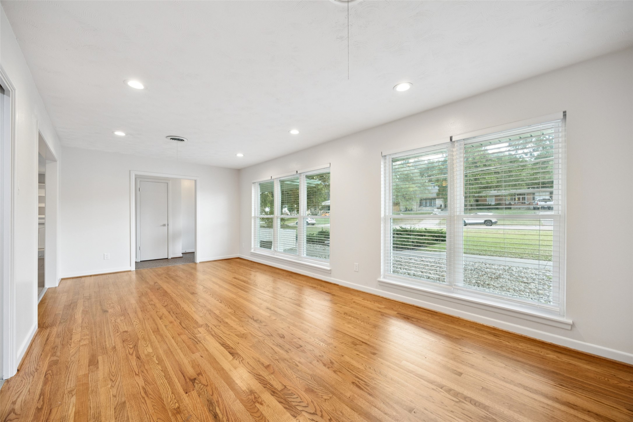 2039 Elmwood Boulevard