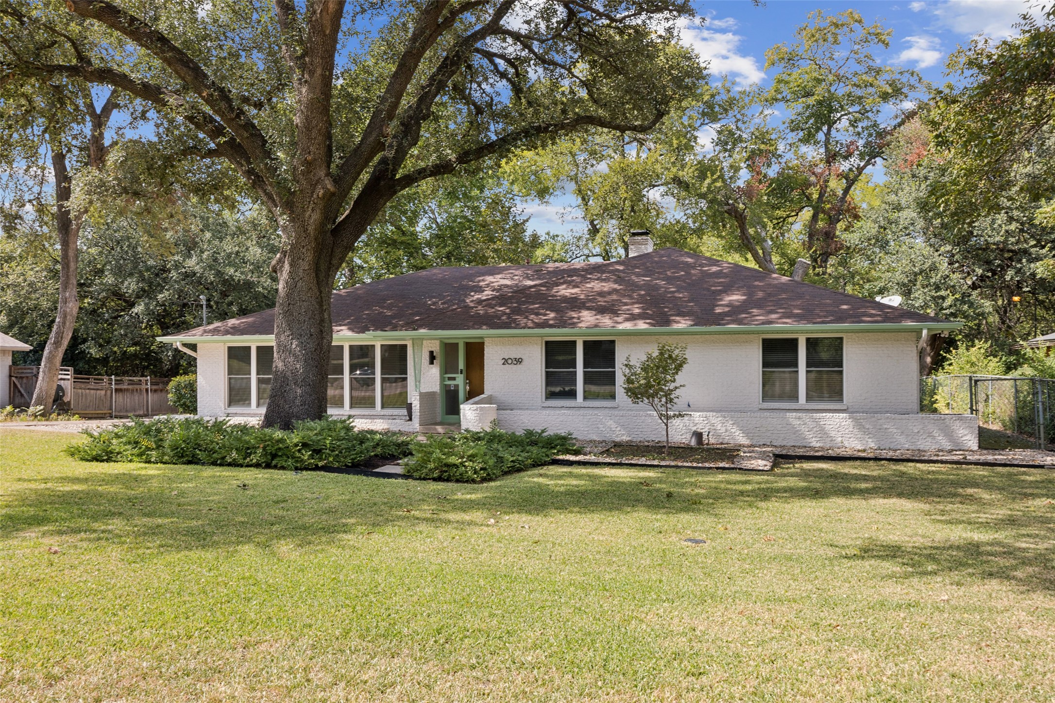 2039 Elmwood Boulevard
