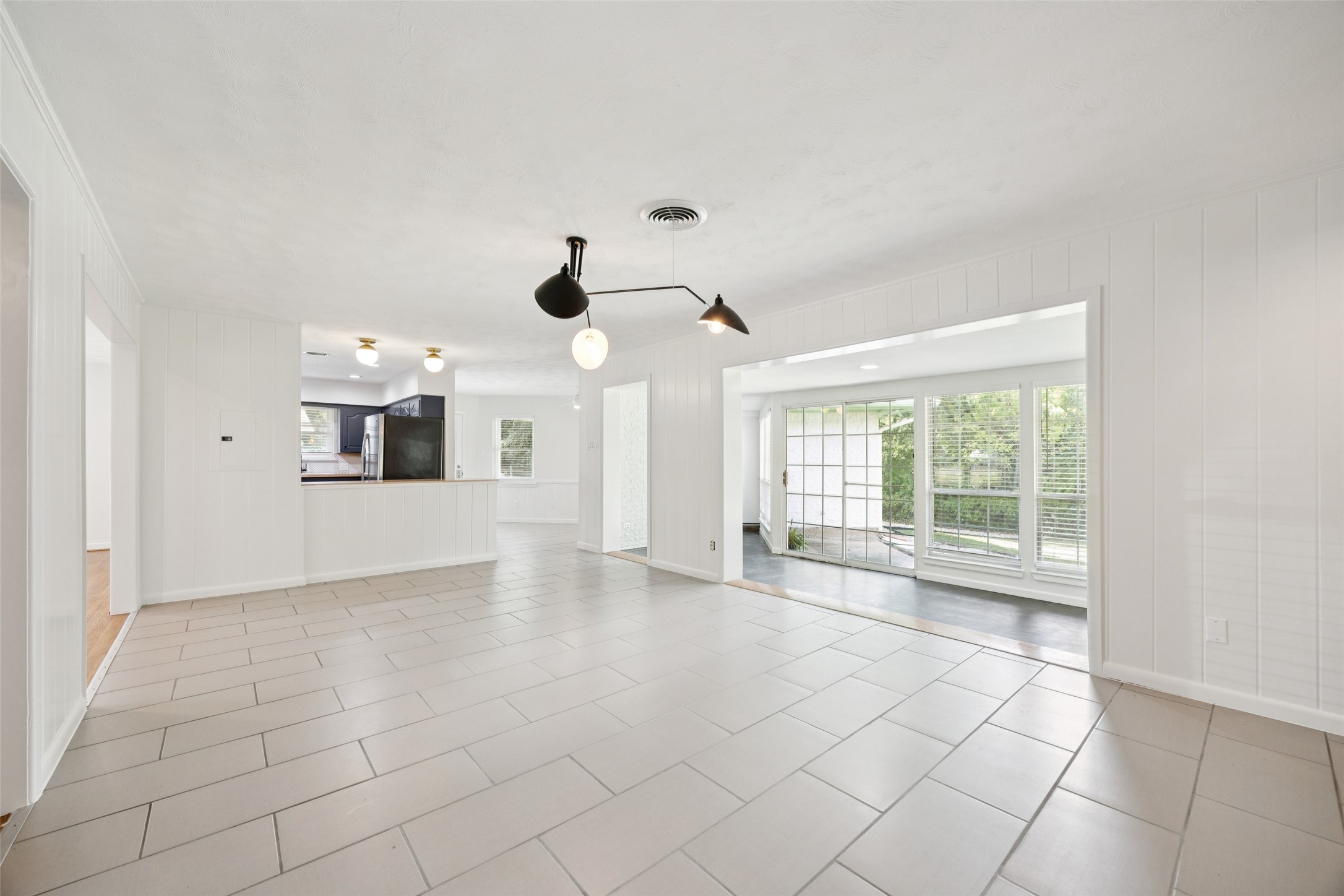 2039 Elmwood Boulevard