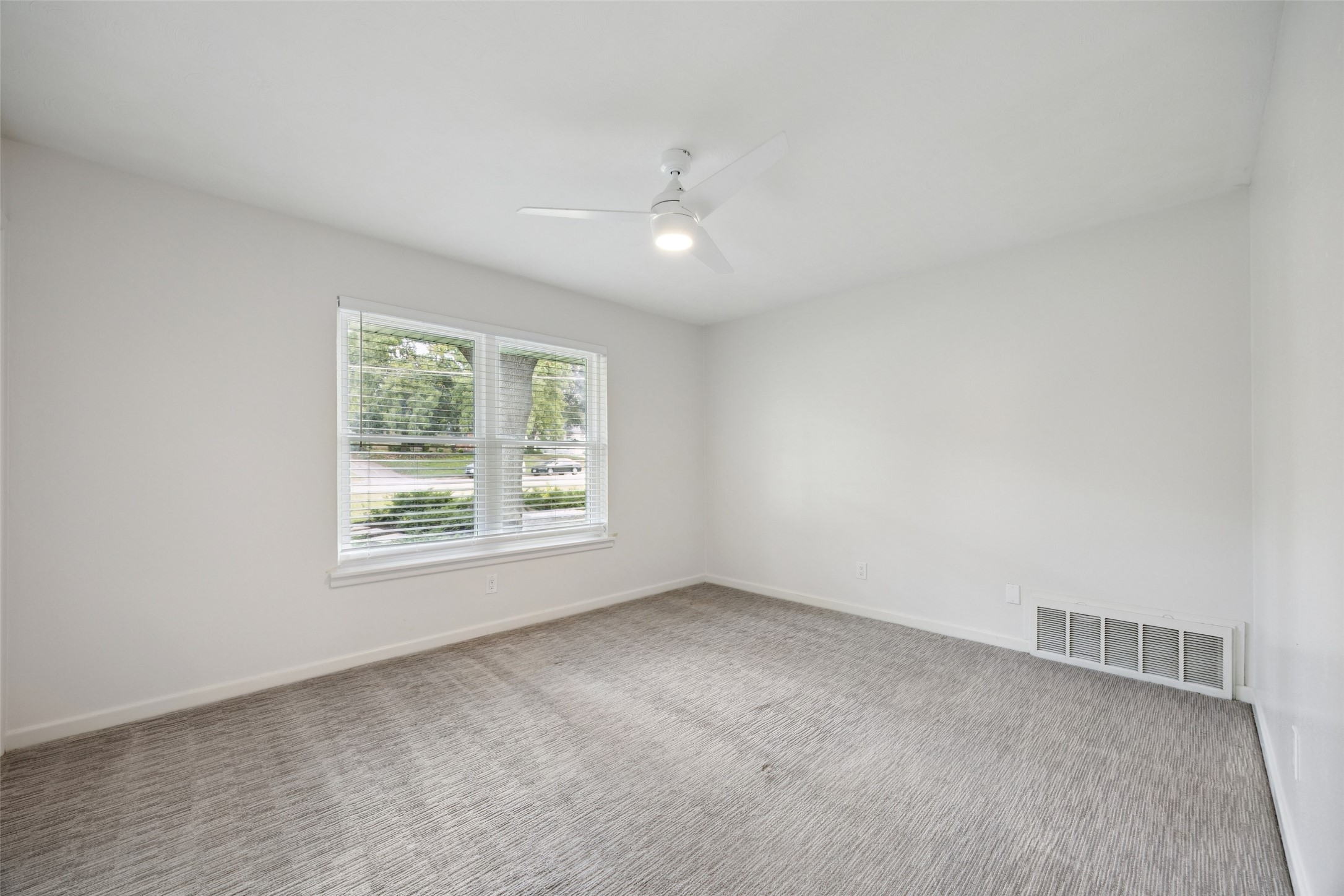 2039 Elmwood Boulevard