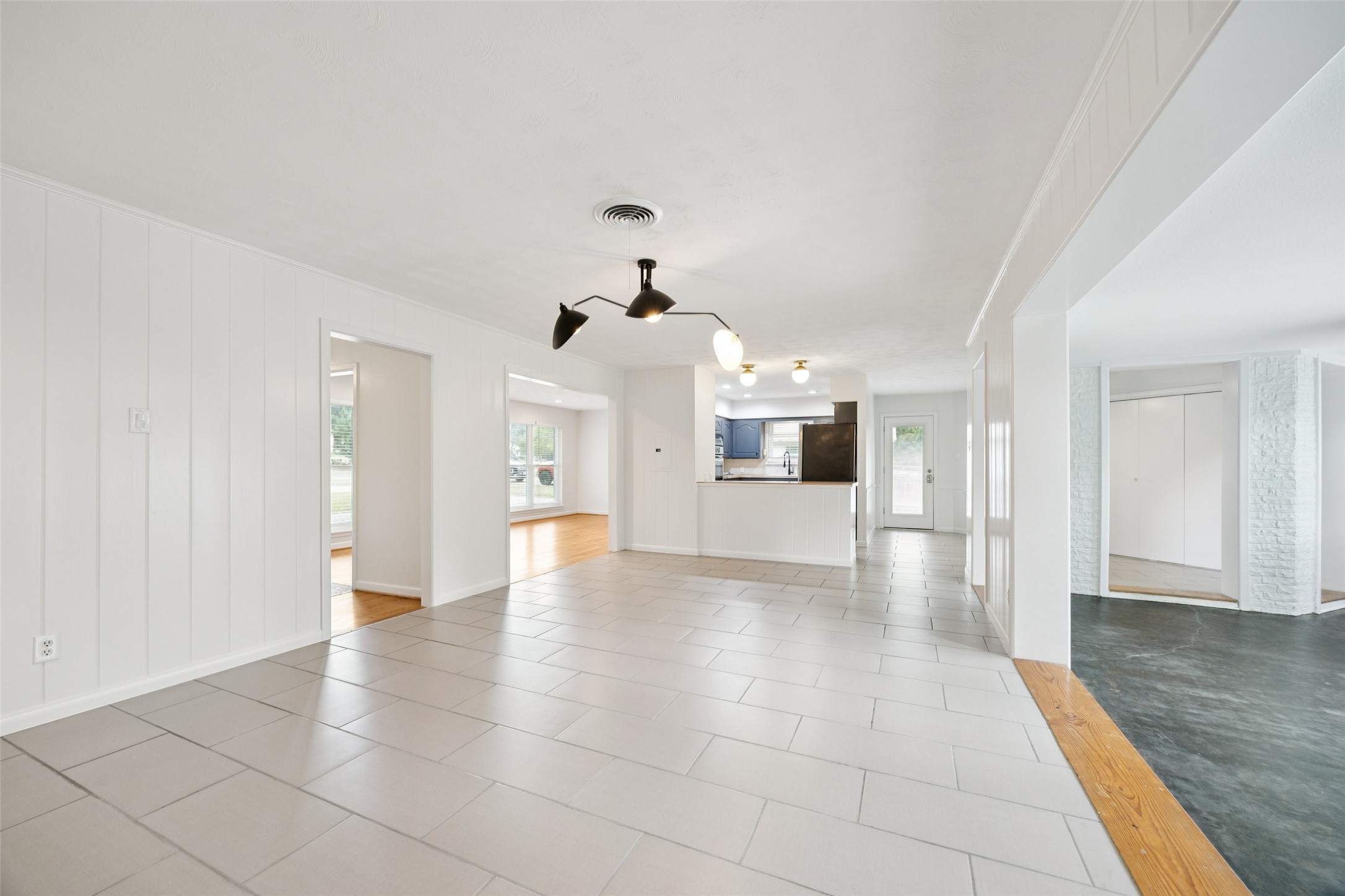 2039 Elmwood Boulevard