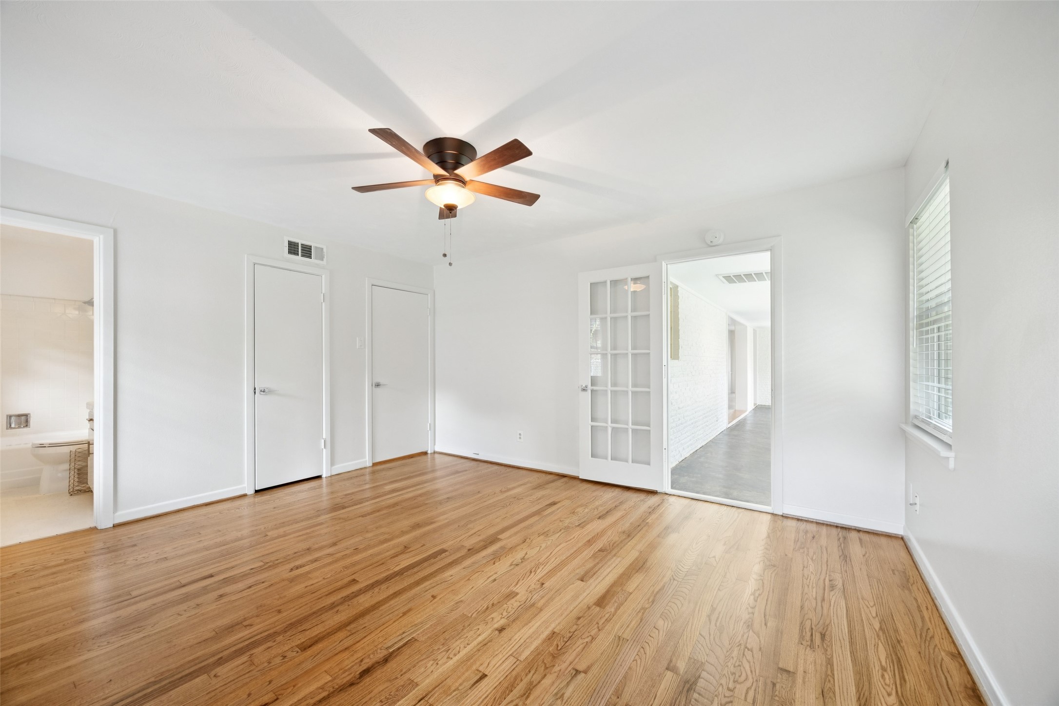 2039 Elmwood Boulevard