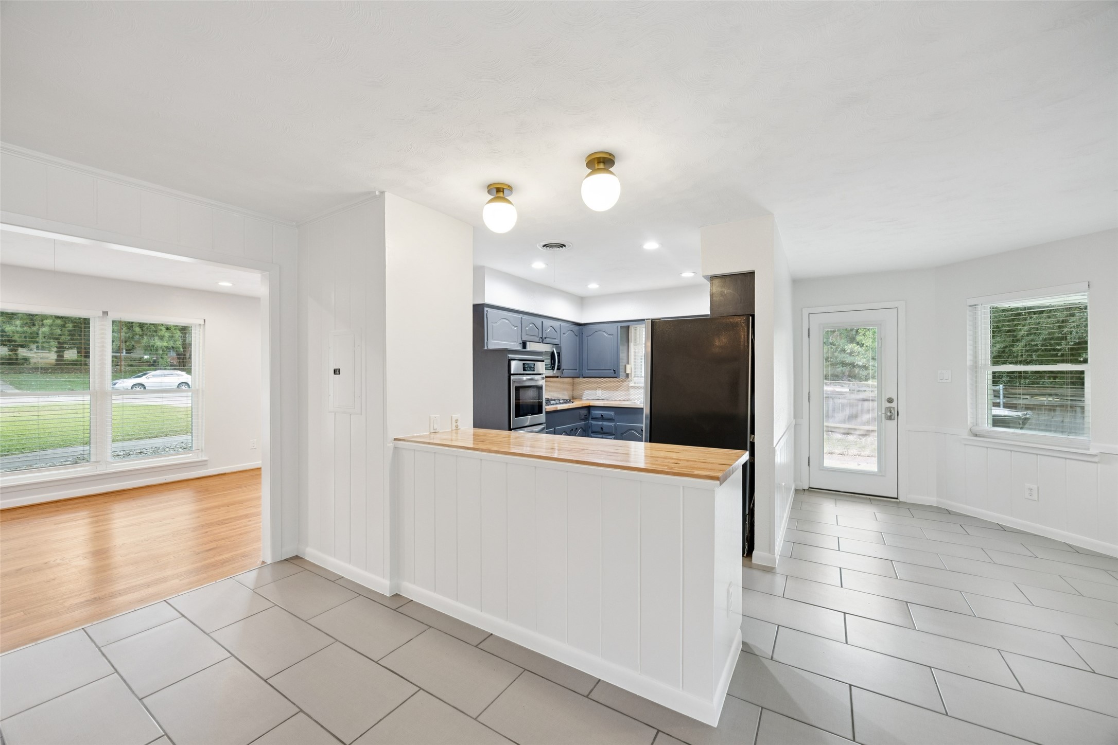 2039 Elmwood Boulevard